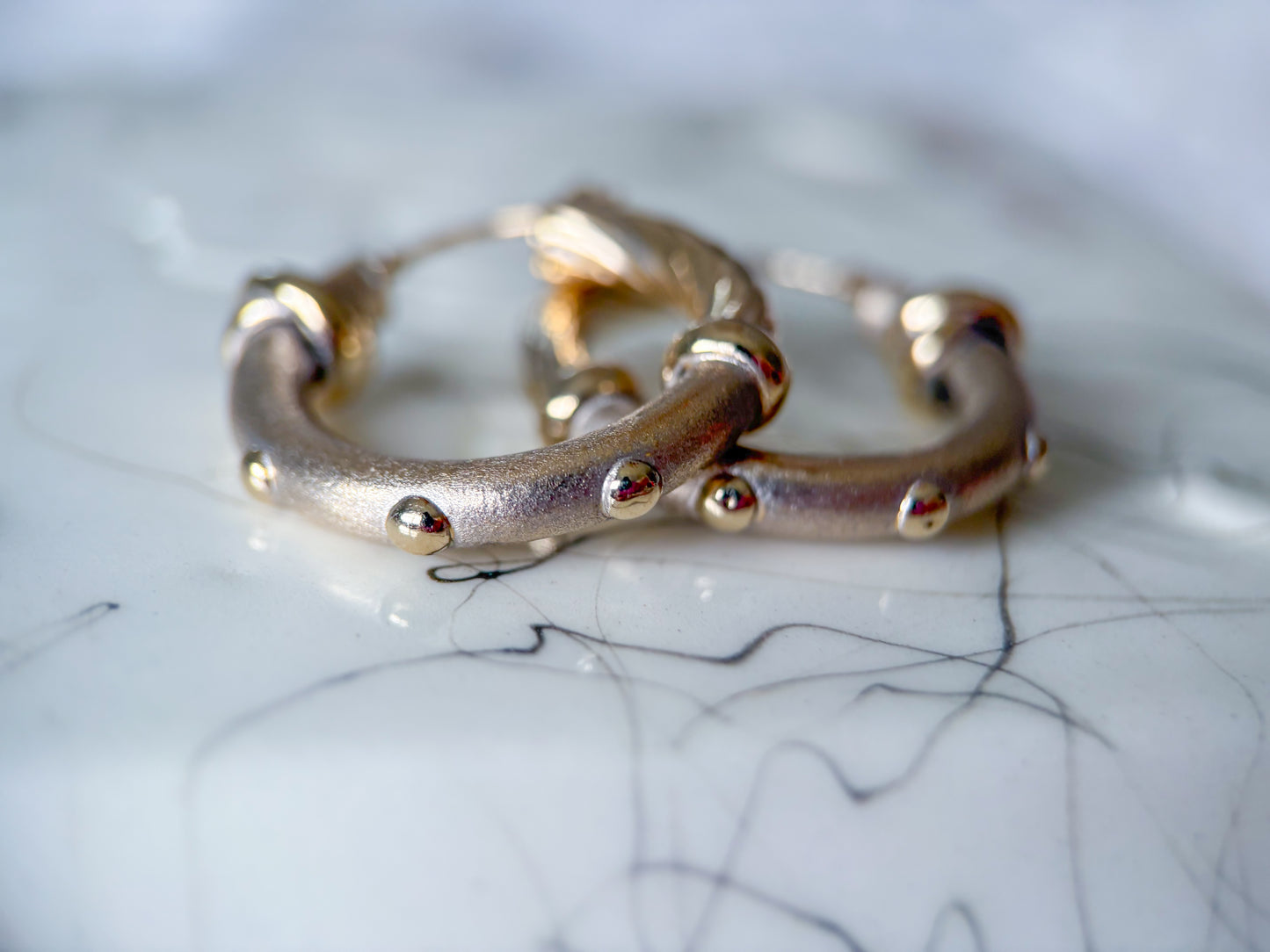 Vintage 18k White Gold Matte & Shiny Hoops