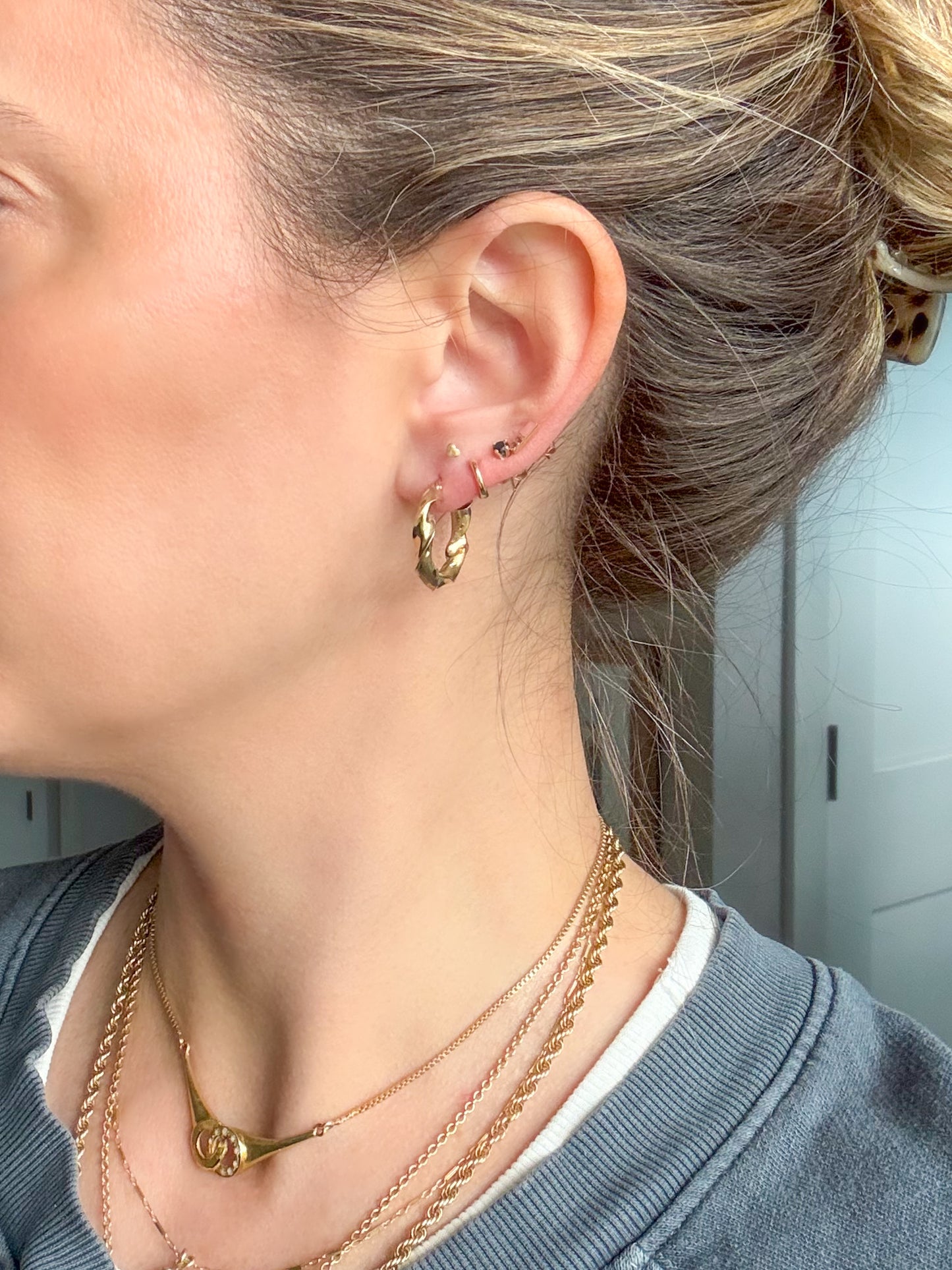 Vintage Twist 10k Yellow Gold Hoop Earrings