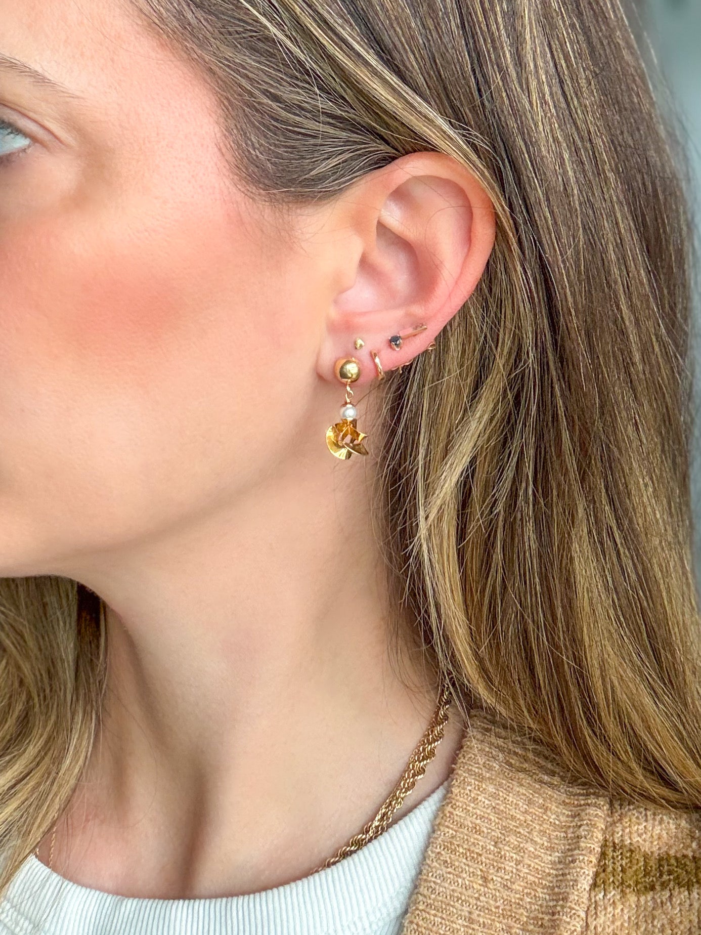 Vintage Pearl Dangle Stud 14k Yellow Gold Earrings