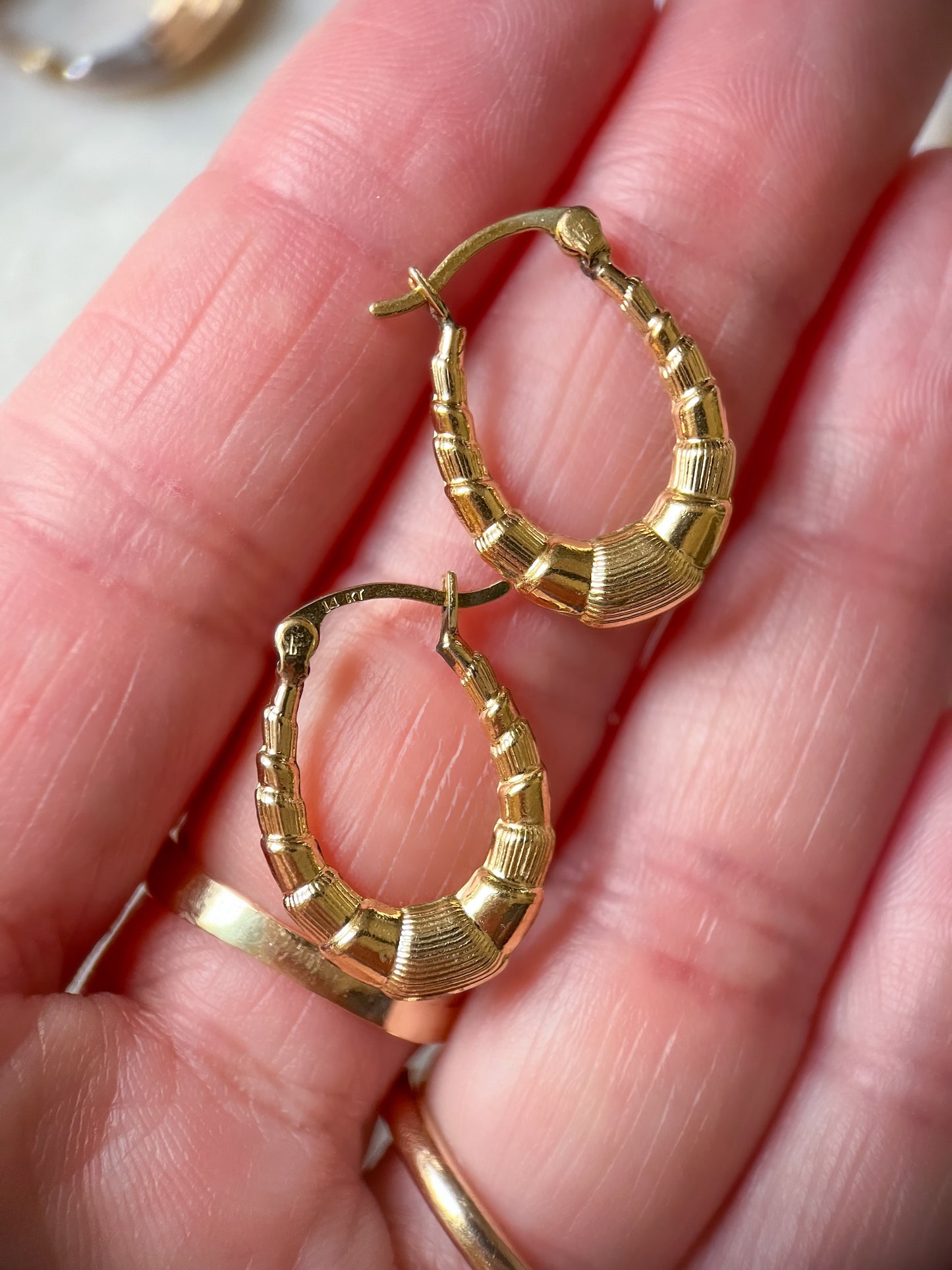 Vintage Oval Layered 14k Yellow Gold Hoop Earrings
