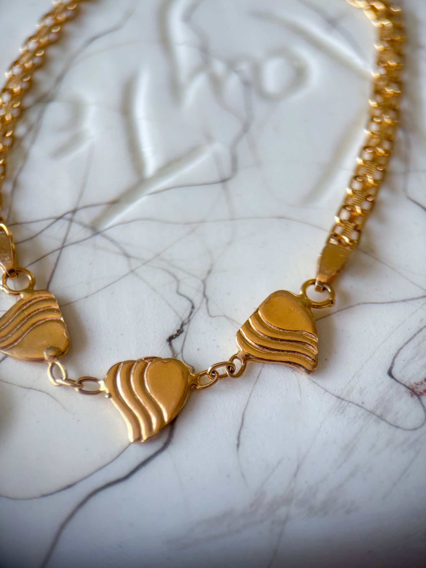 Vintage 3 Hearts on Bismark Chain 14k Yellow Gold 7 Inch Bracelet