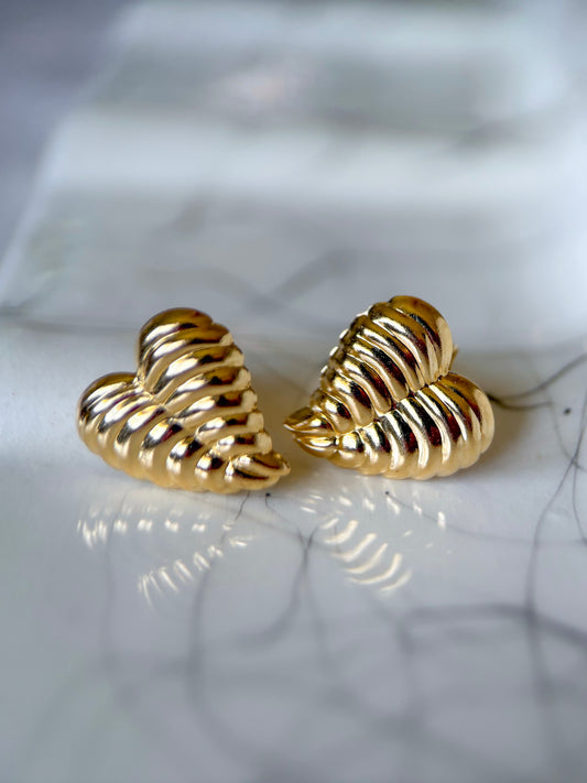 Vintage Heart Shaped 14k Yellow Gold Stud Earrings