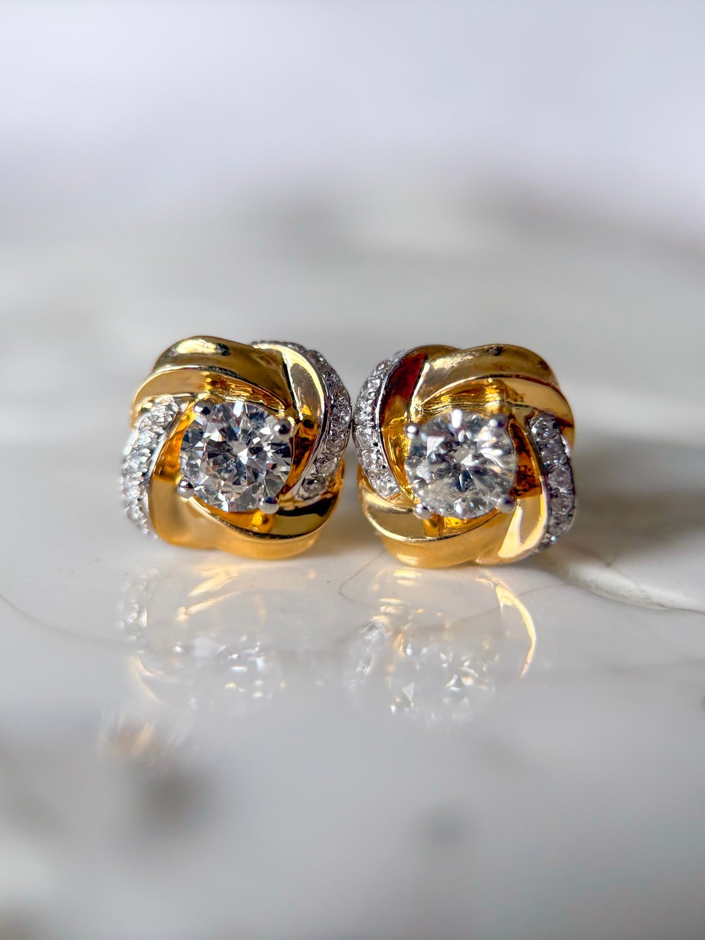 Natural Diamond 14k Yellow Gold Knot Stud Earrings
