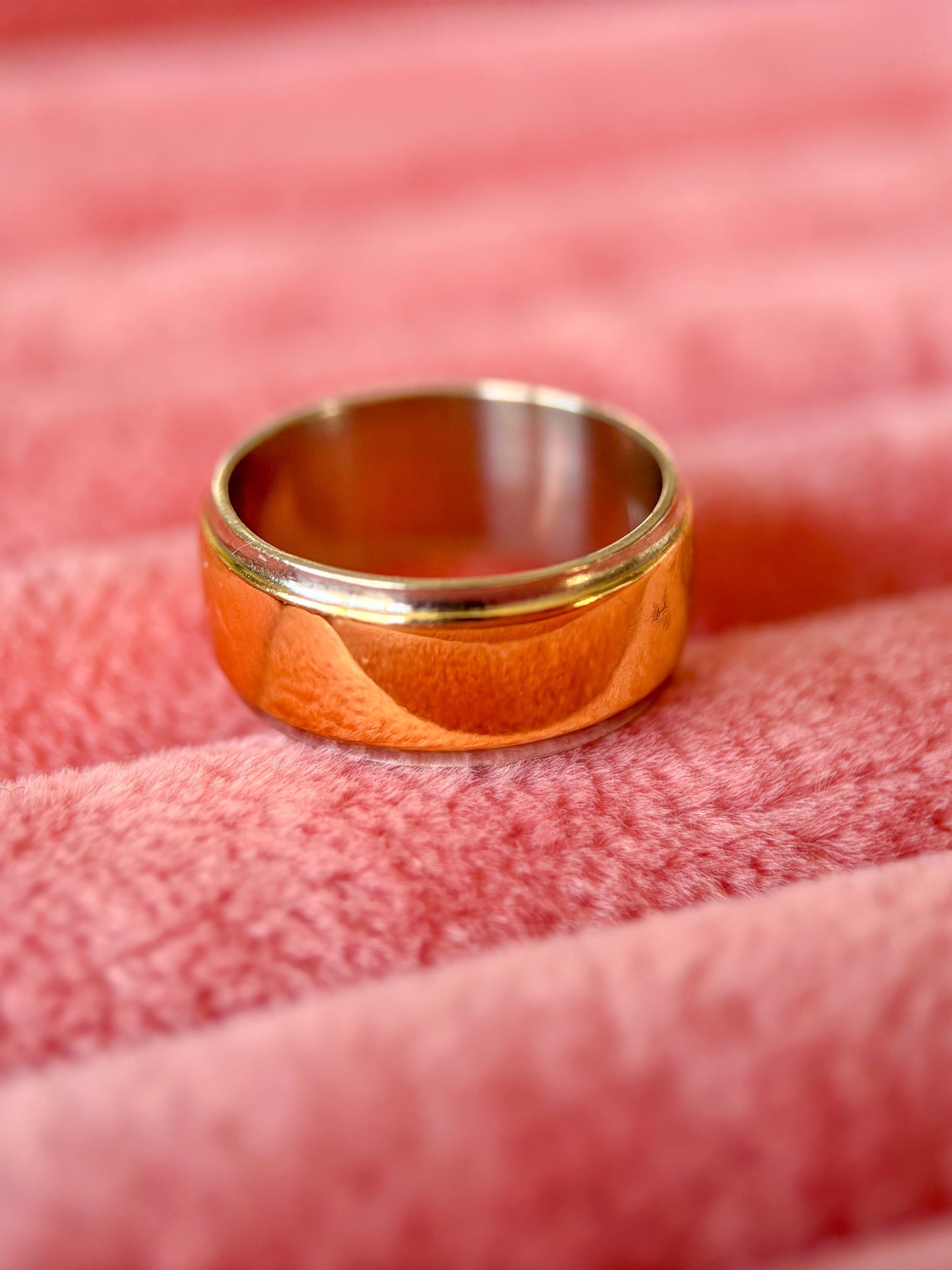 Vintage Two Toned 14k White and Yellow Gold Band Ring, Size 5 1/4