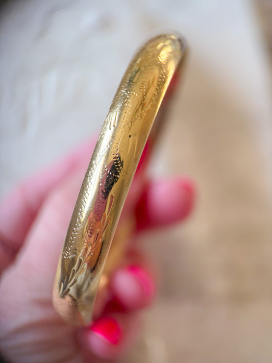 Vintage Chunky 14k Yellow Gold Hinged Bangle