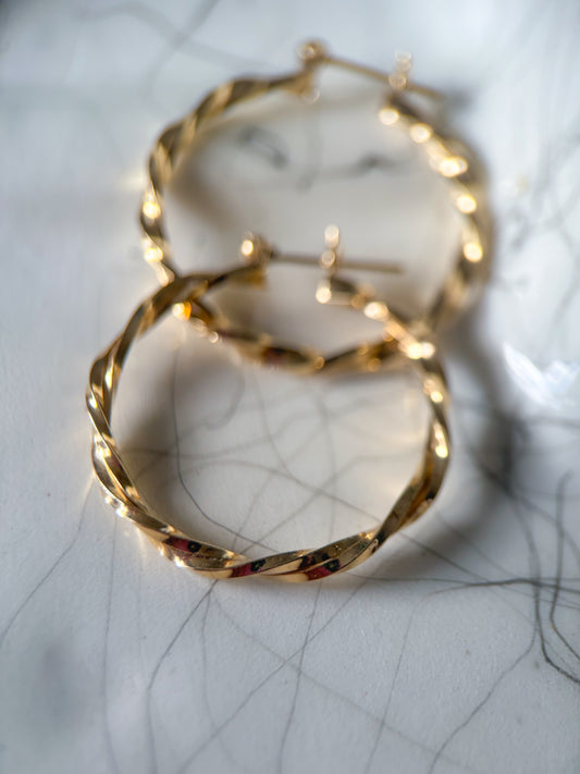 Vintage Thin Twist 14k Yellow Gold Hoop Earrings