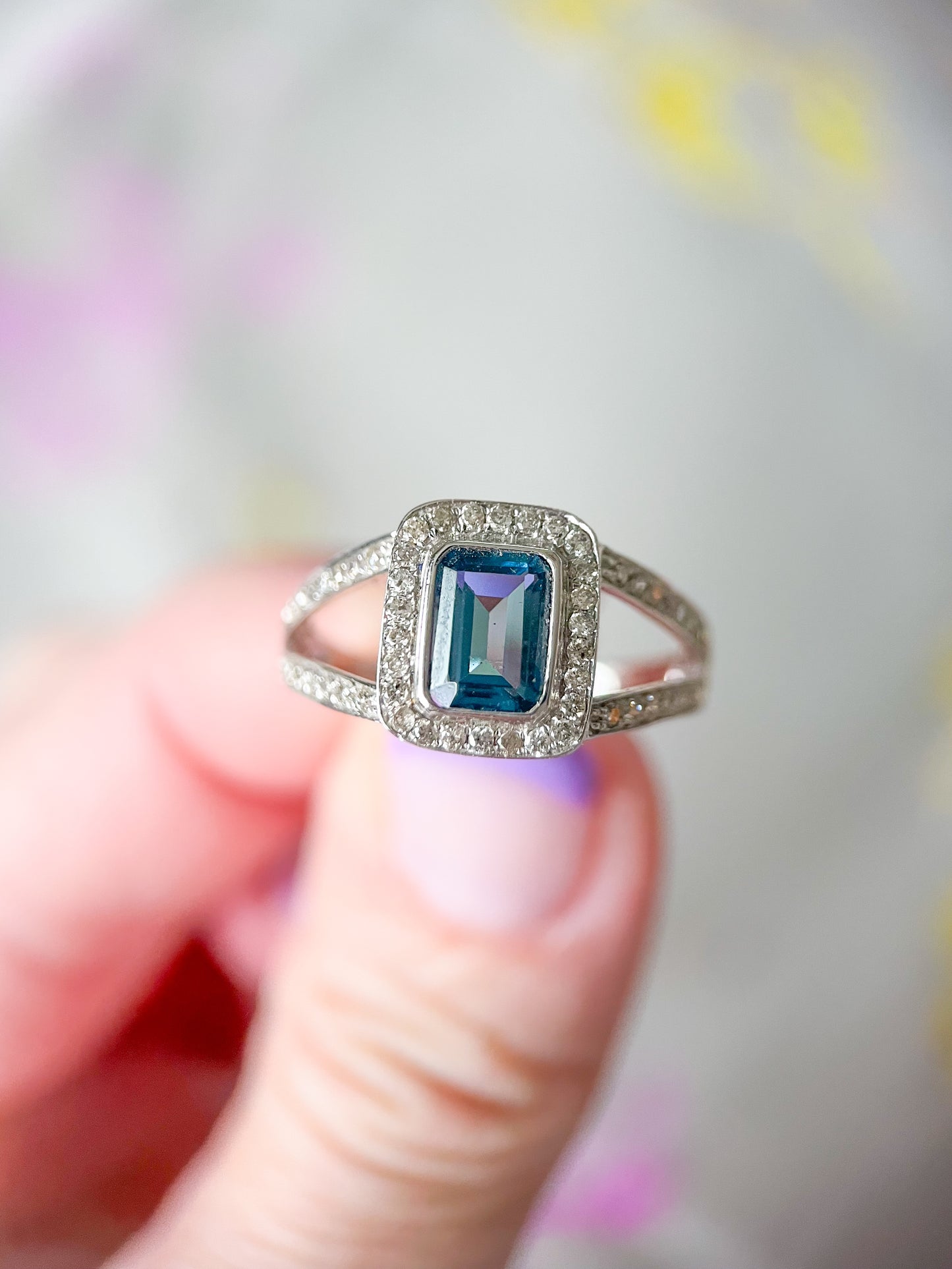 Vintage Emerald Topaz 14k White Gold Double Shank Ring
