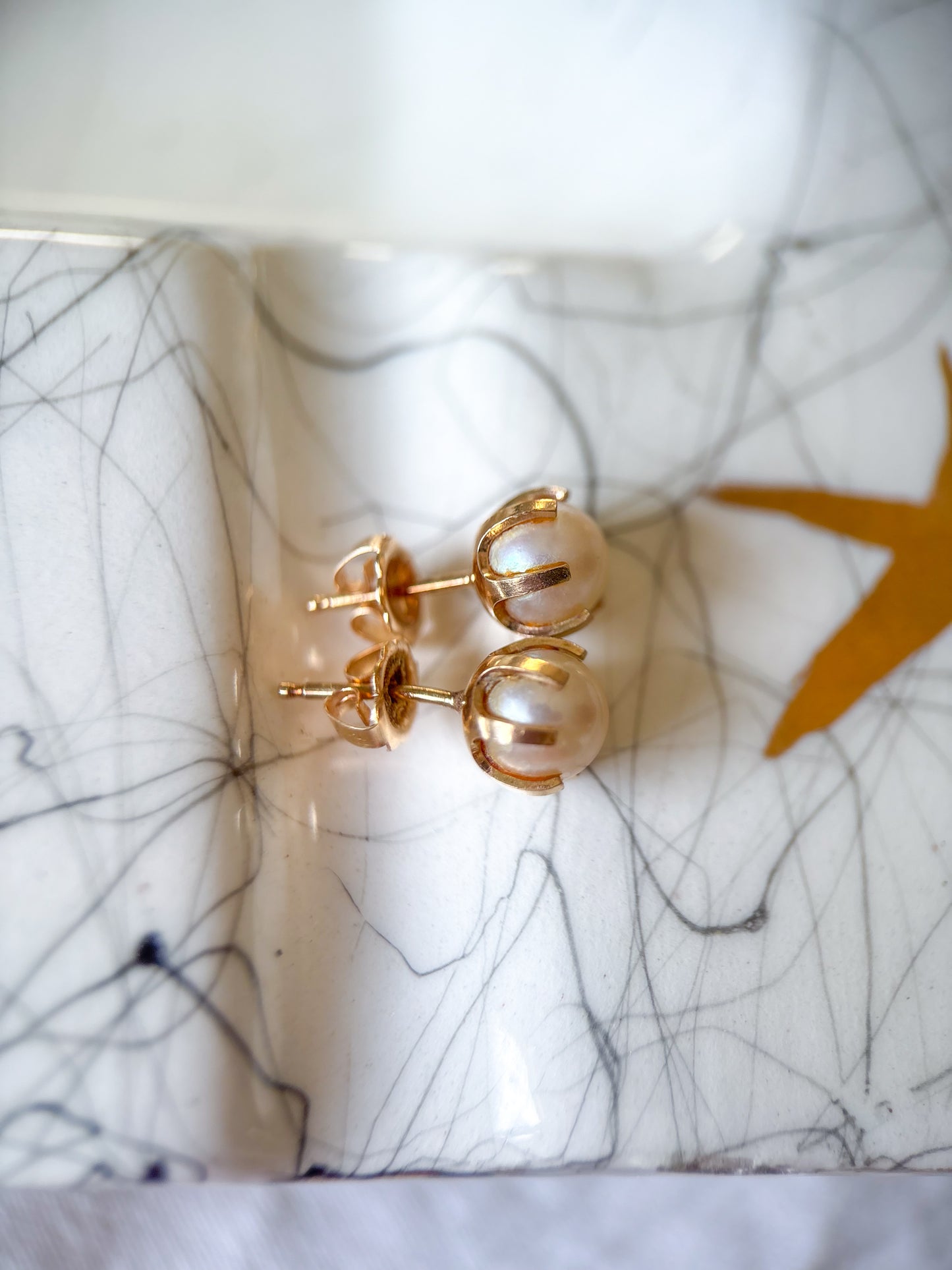 Vintage Pearl Stud 14k Yellow Gold Earrings