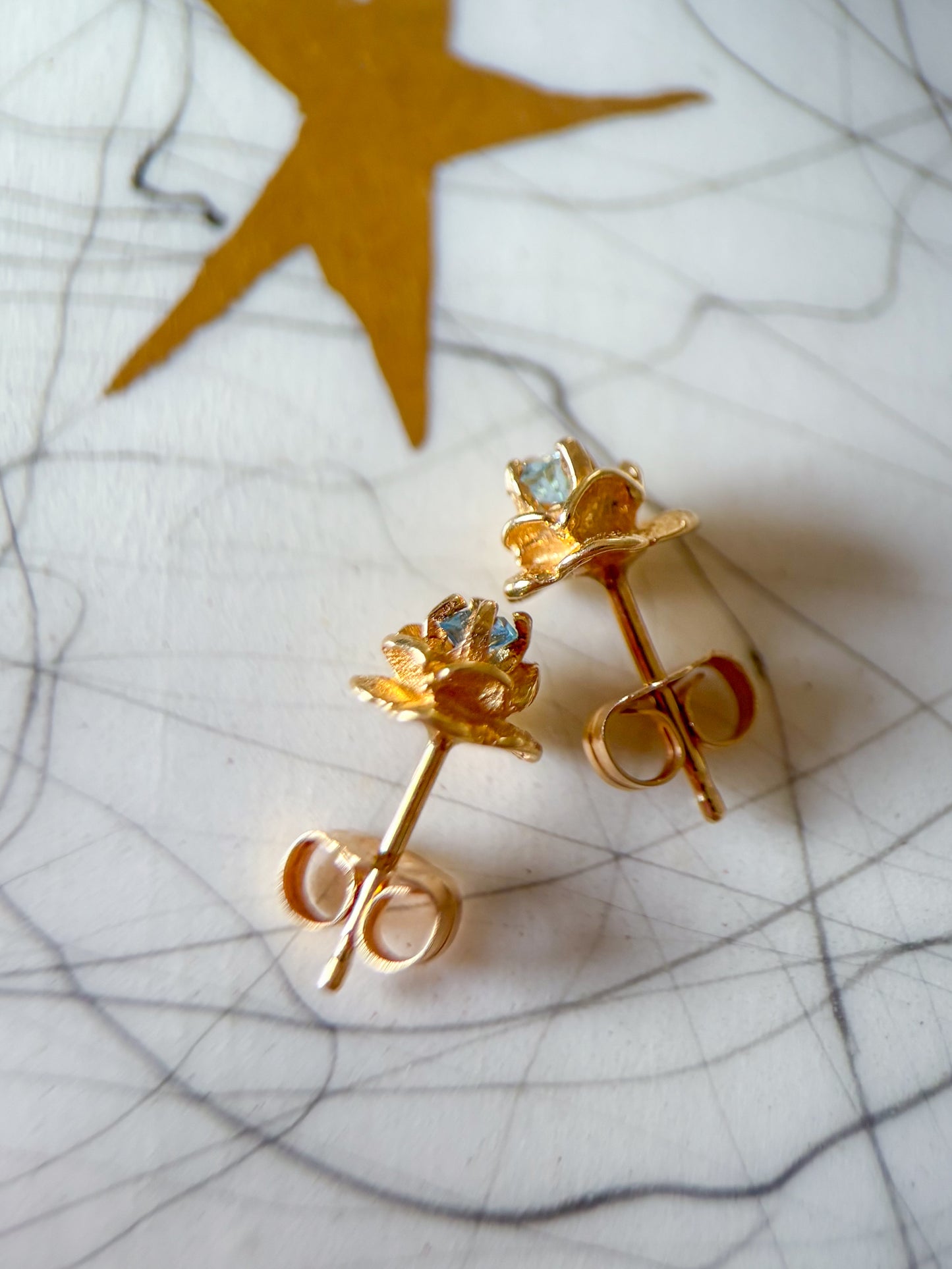 Vintage Rose Studs with Natural Aquamarine 14k Yellow Gold Earrings
