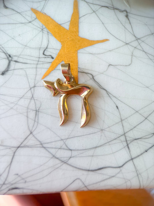 Vintage Chai 14k Yellow Gold Charm