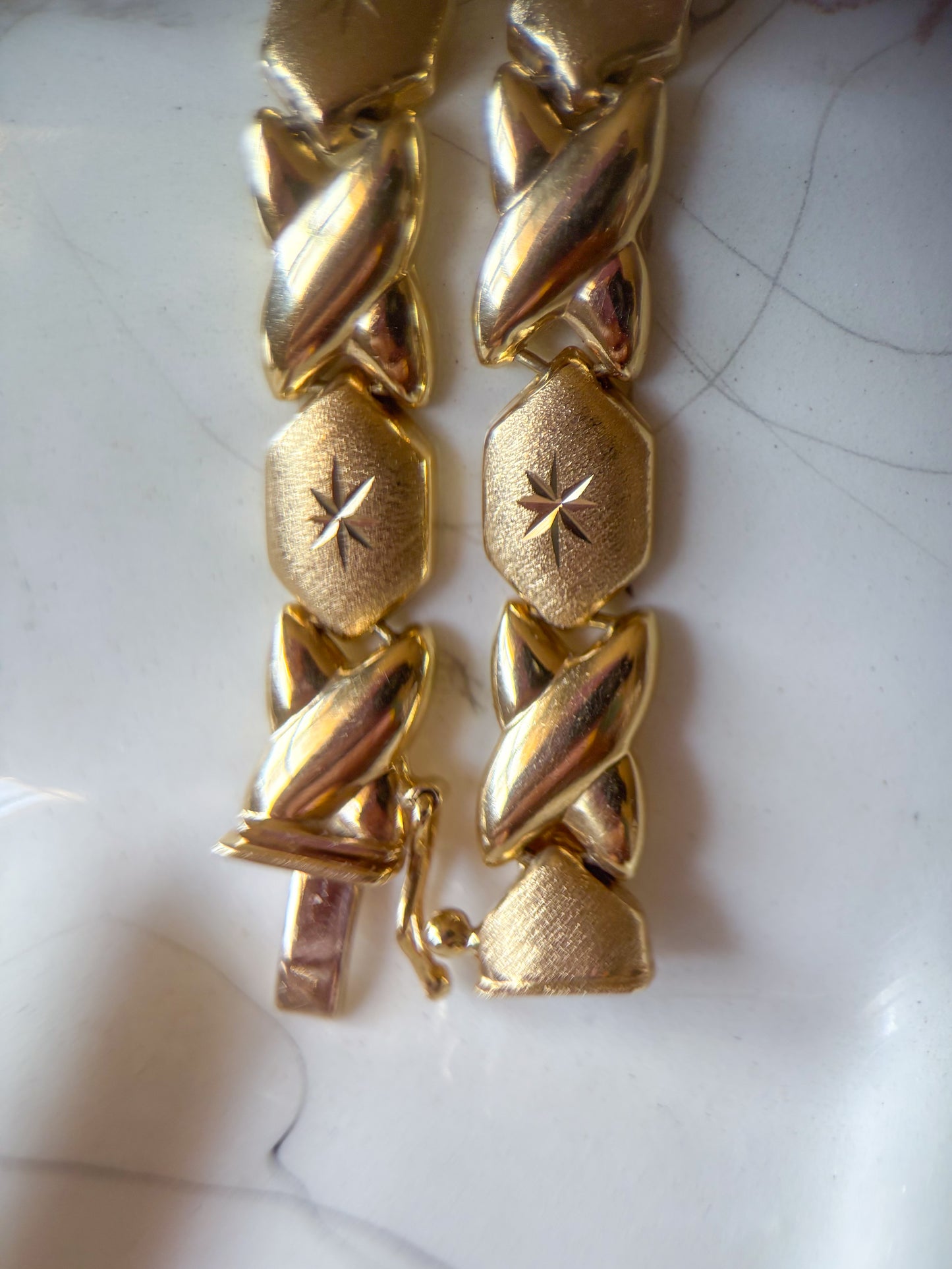 Vintage XOXO Flat Link 14k Yellow Gold 18 Inch Necklace