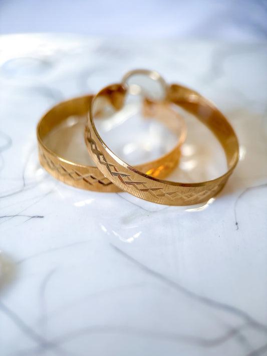 Vintage 18k Yellow Gold Thick Etched Hoops