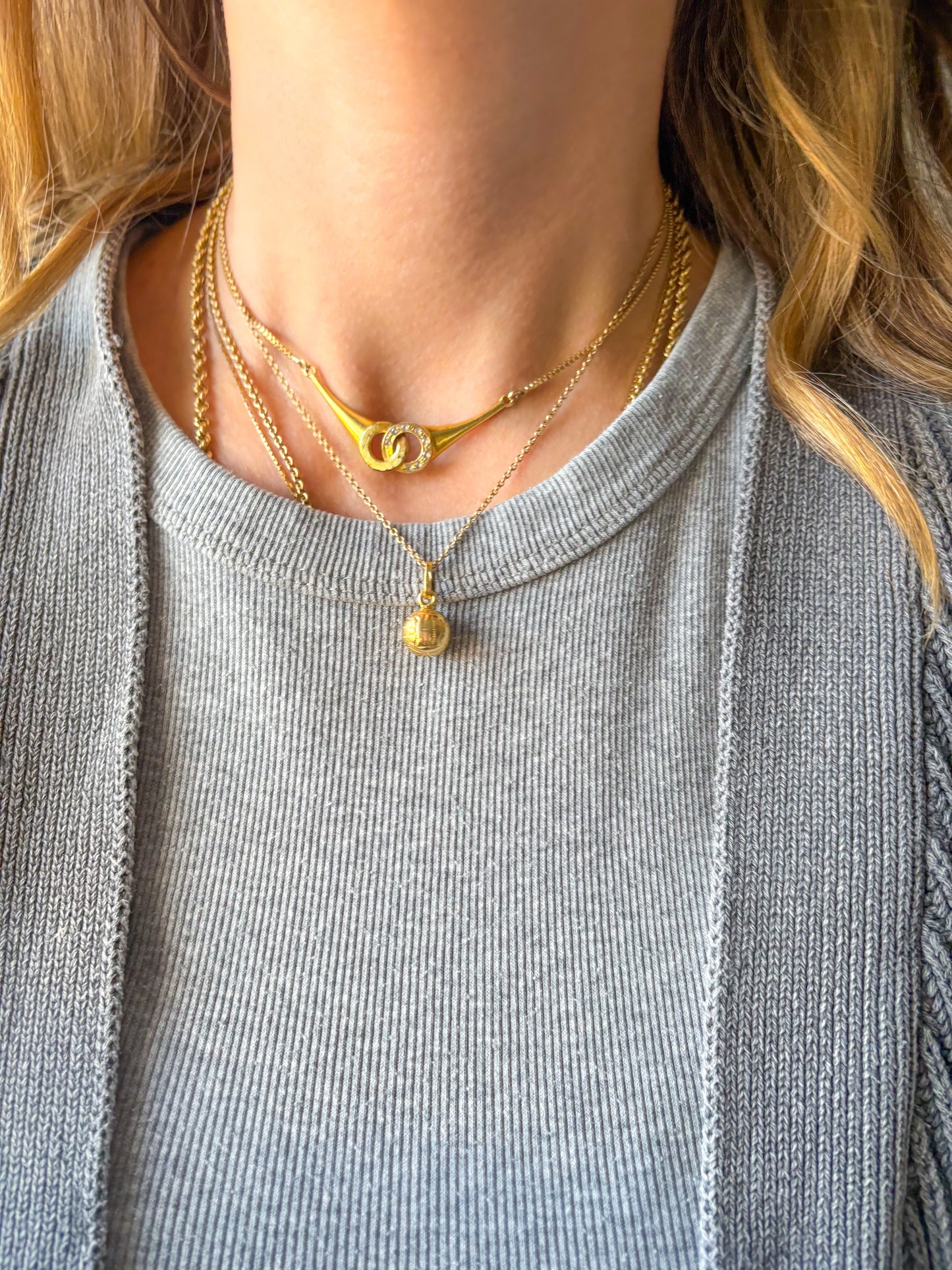 Vintage Volley Ball 18k Yellow Gold Charm