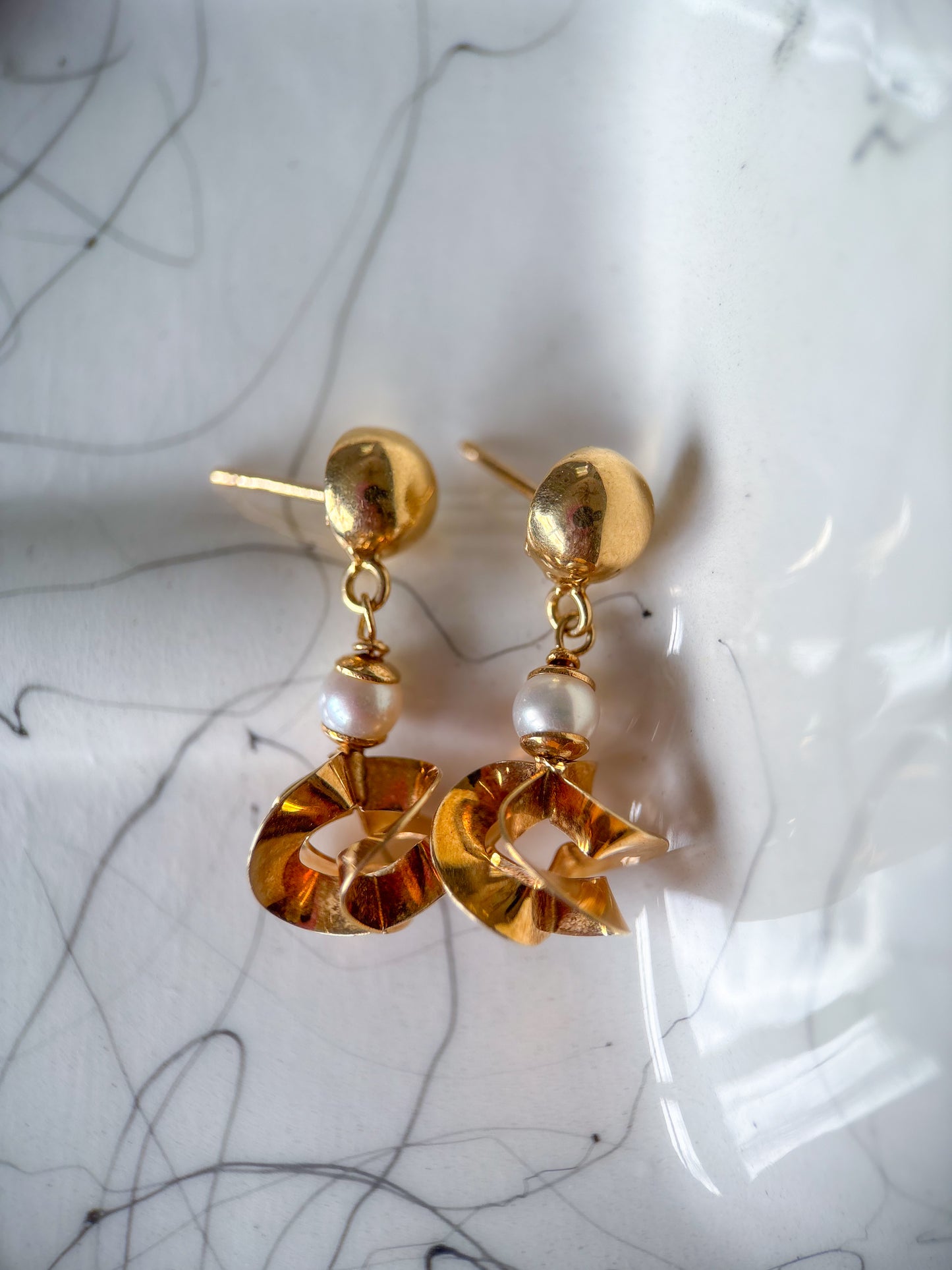 Vintage Pearl Dangle Stud 14k Yellow Gold Earrings