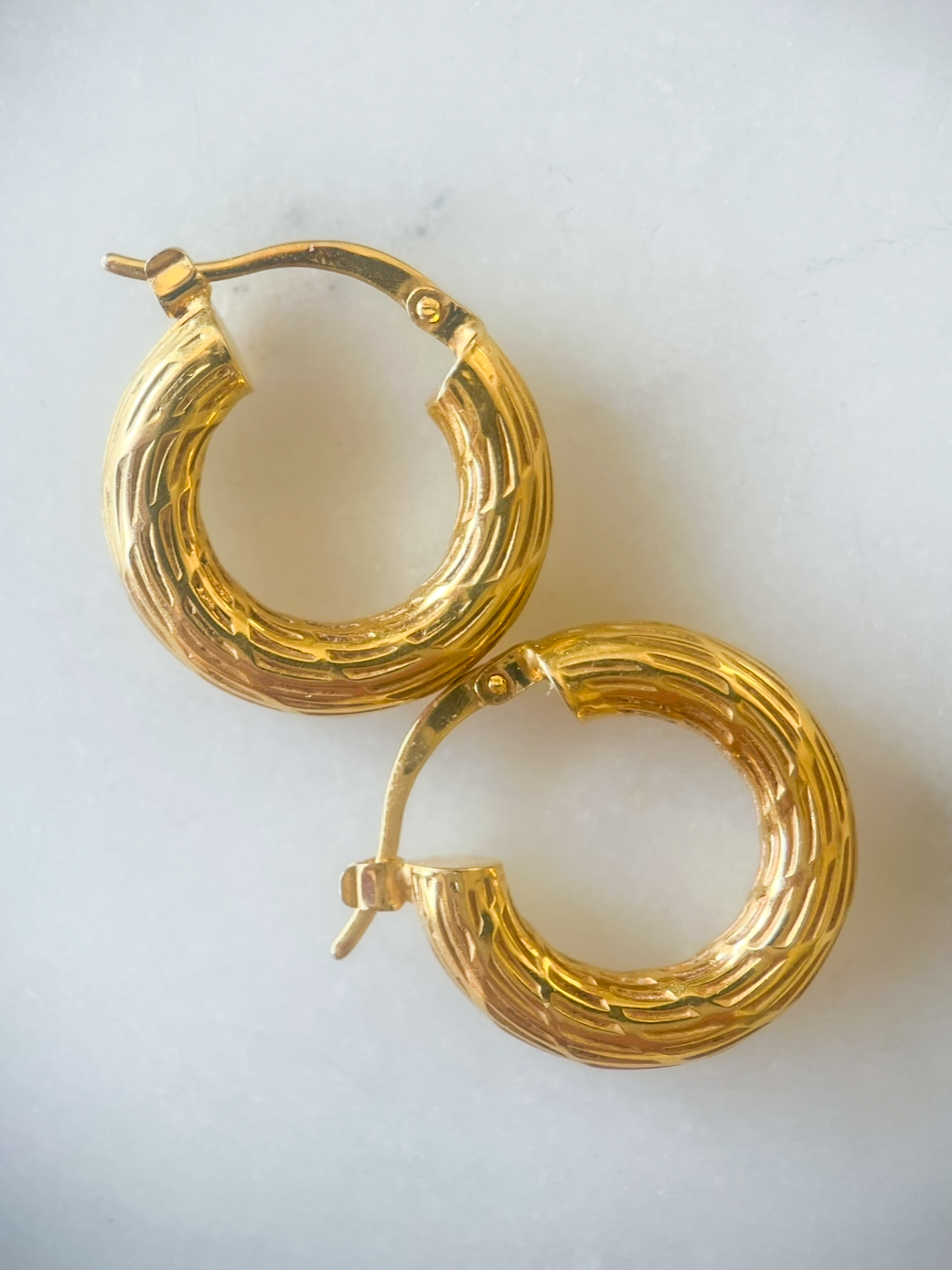 Vintage Small Round Etched 14k Yellow Gold Hoop Earrings