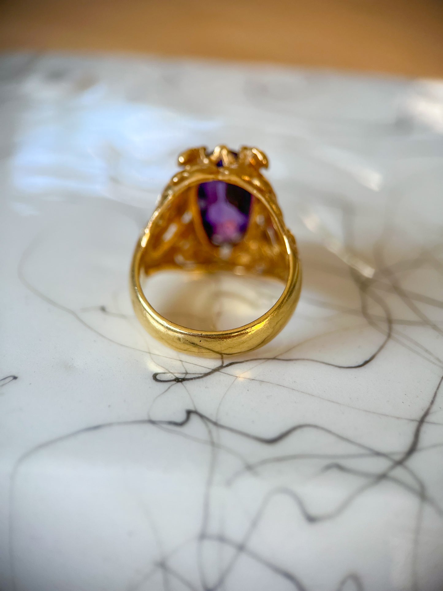 Vintage Oval Shaped Natural Amethyst 18k Yellow Gold Ring