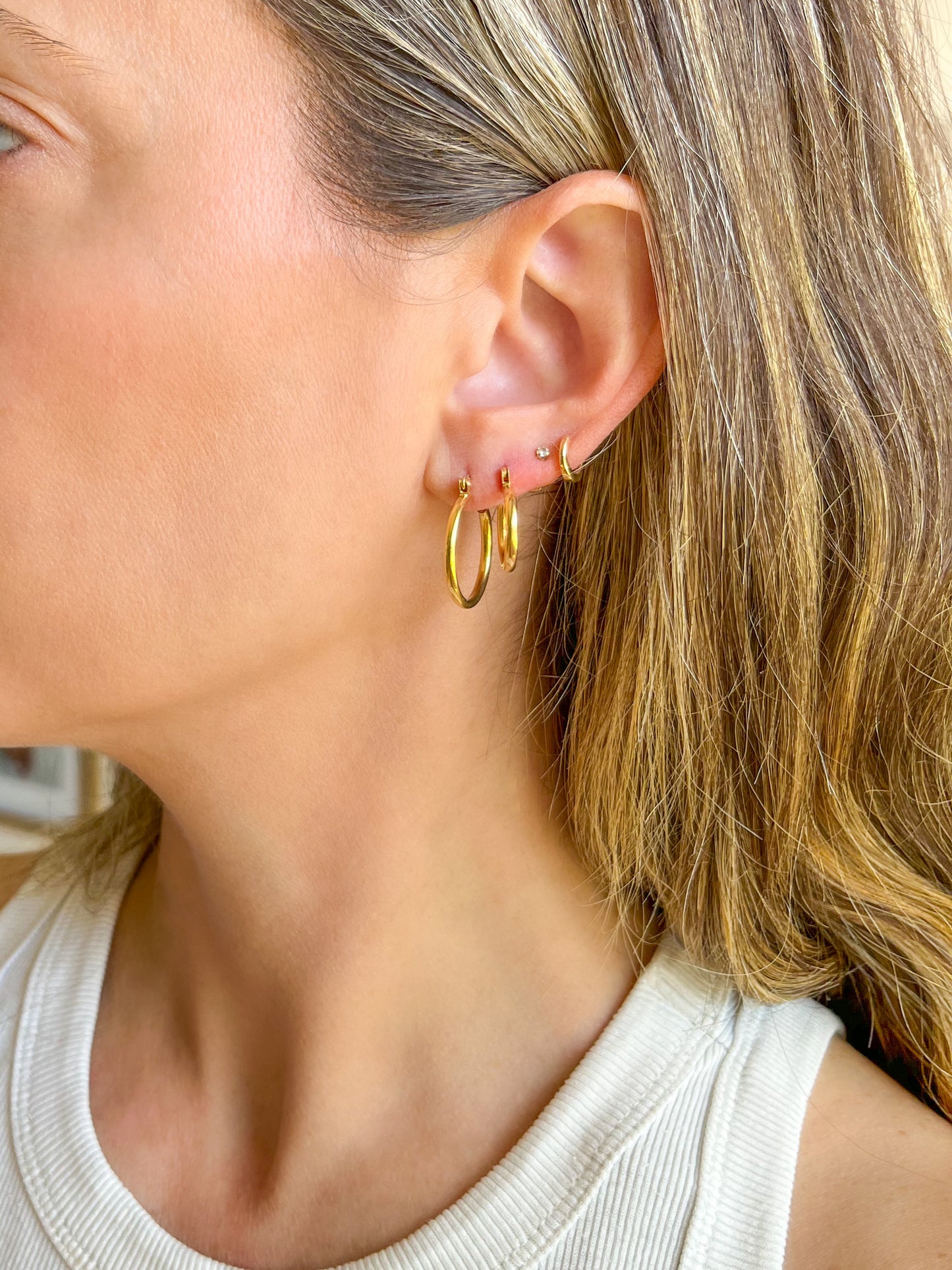 Vintage Small Tube 14k Yellow Gold Hoop Earrings