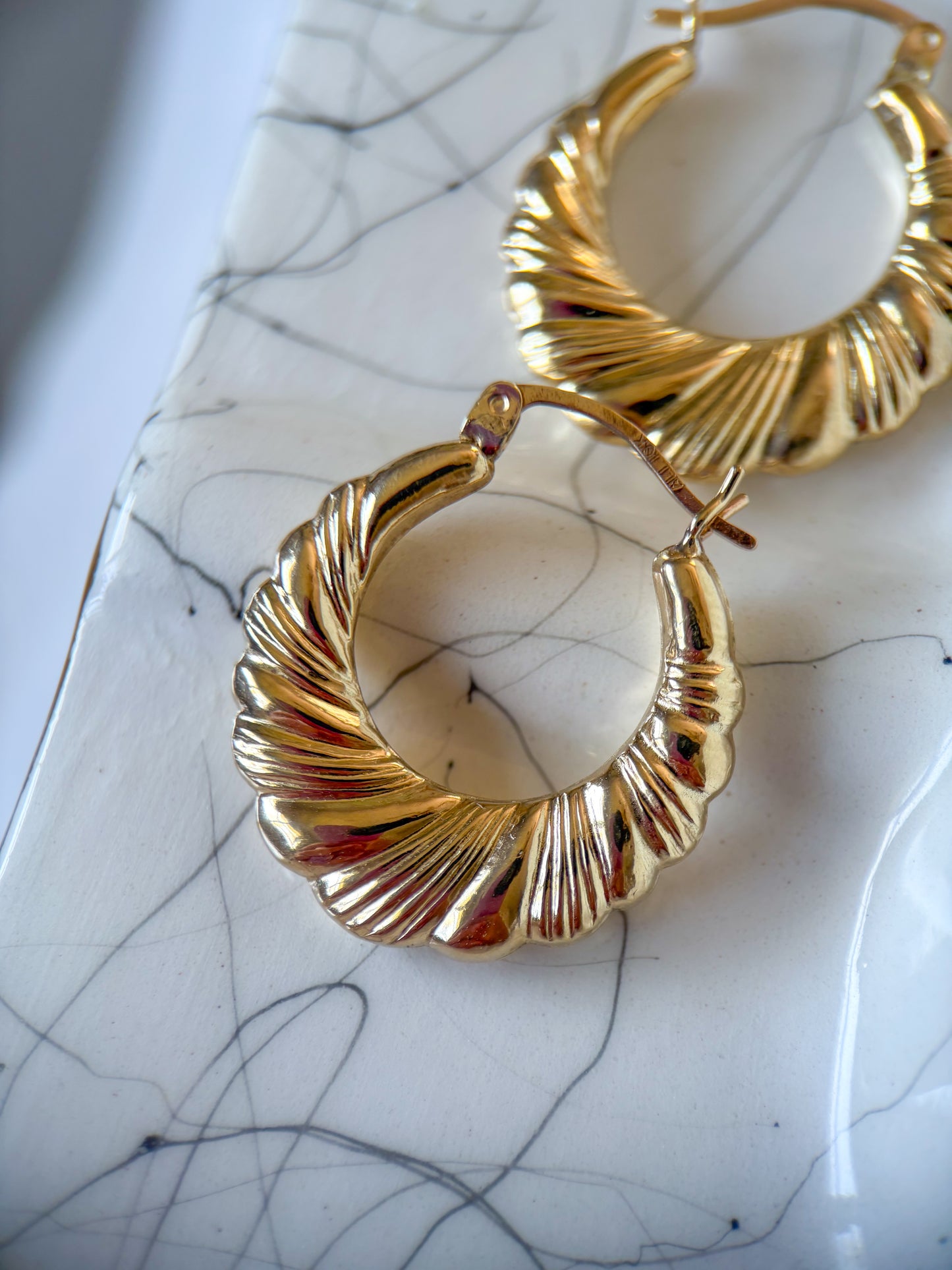 Vintage Scalloped 10k Yellow Gold Hoop Earrings