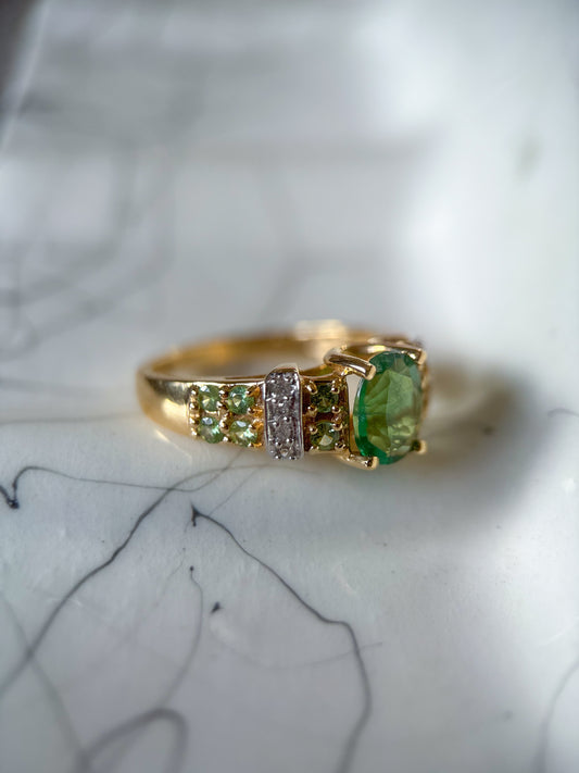 Vintage 14k Yellow Gold Green Stone and Natural Diamond Ring