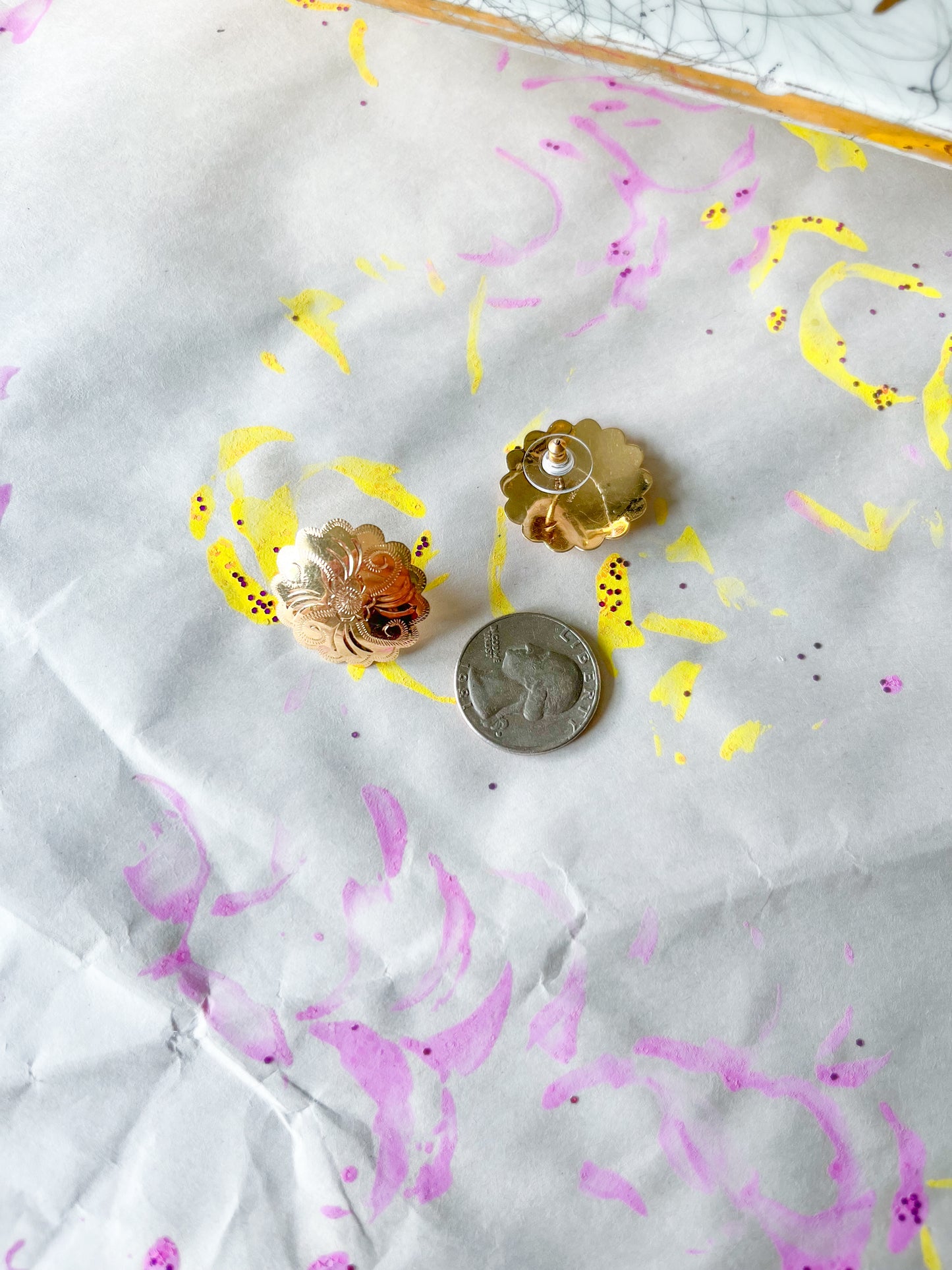 Vintage Scalloped Flat 14k Yellow Gold Stud Earrings