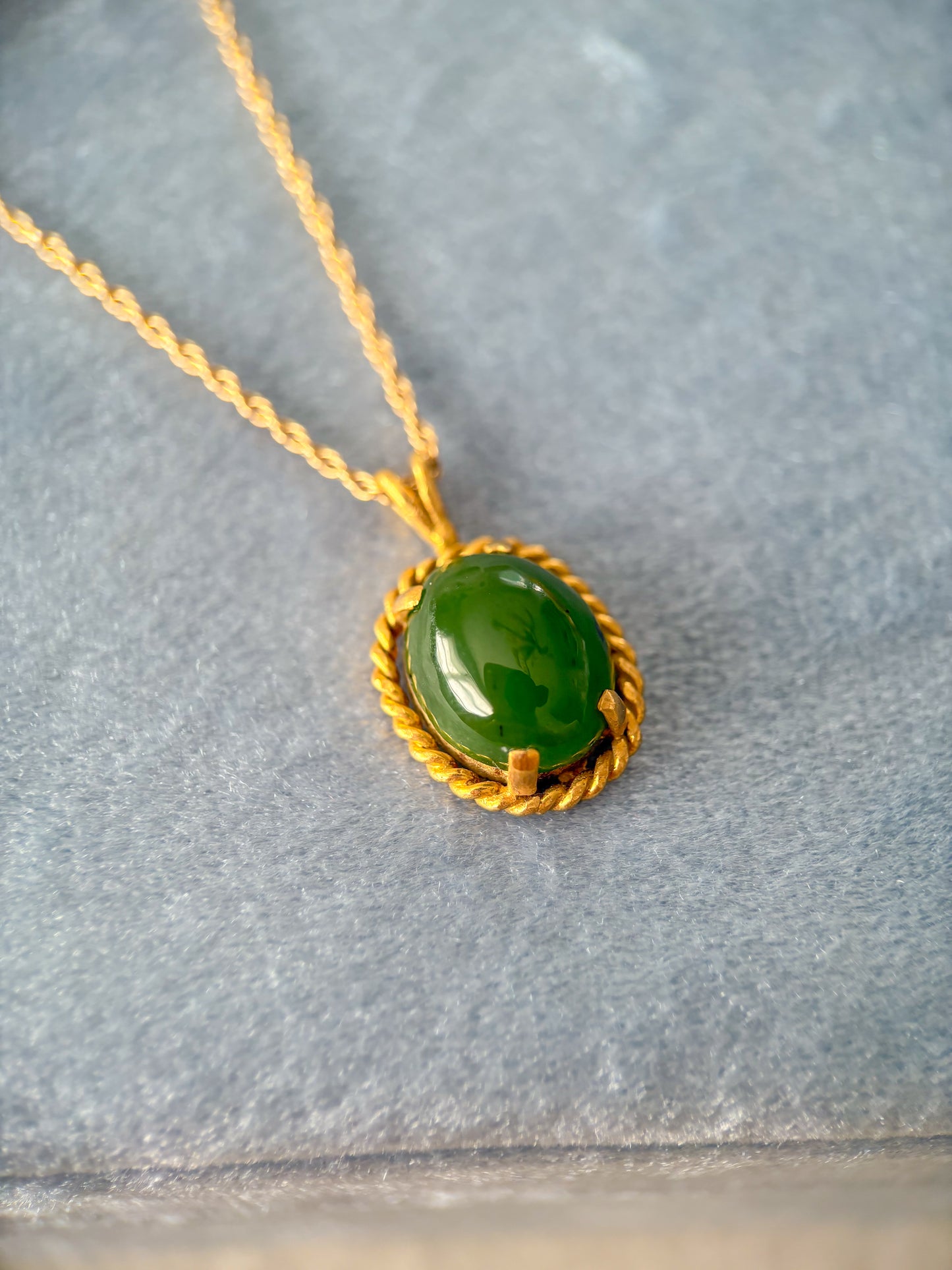 Vintage Jade 18k Yellow Gold Charm