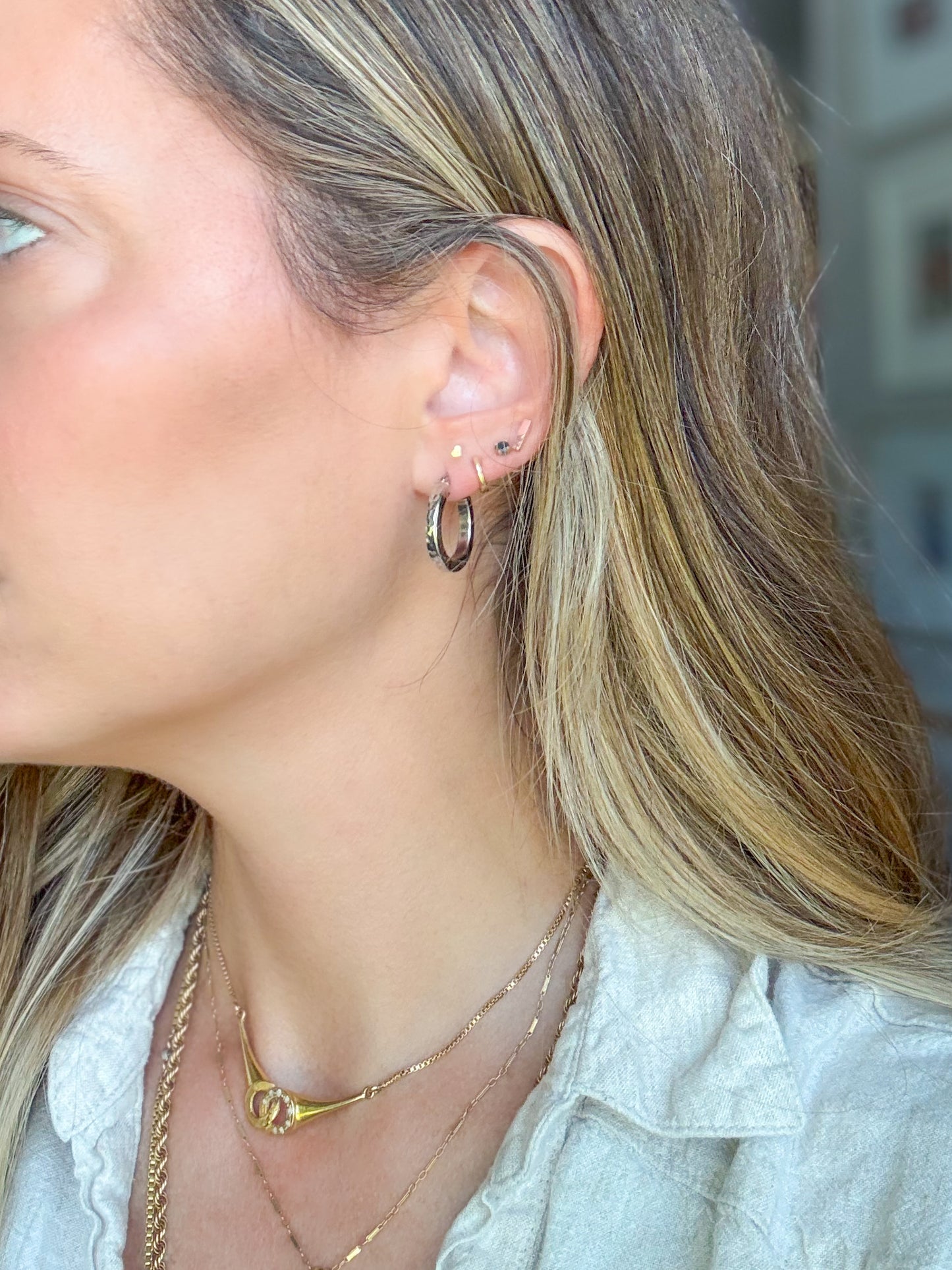 Vintage 14k White Gold Textured Hoops