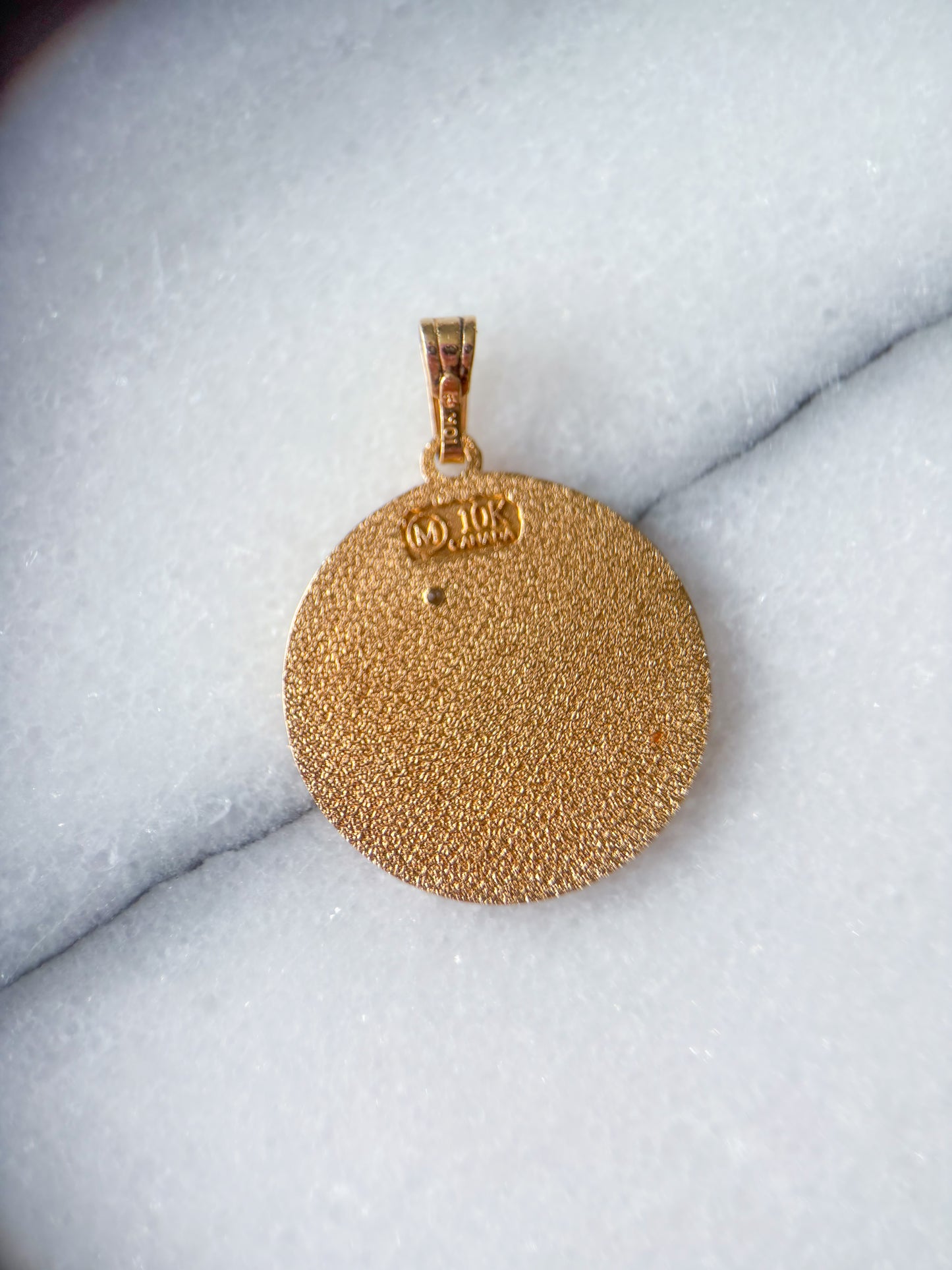 Vintage Leo Zodiac Sign with Natural Diamond 10k Yellow Gold Charm