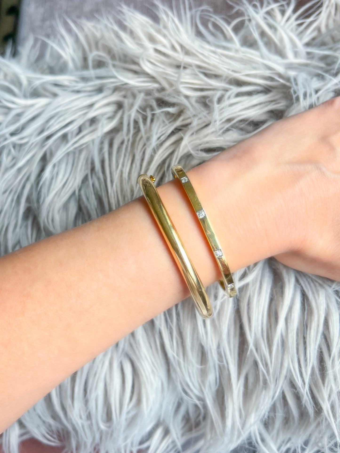 Vintage Square Bangle with Natural Diamonds in 18k Yellow Gold