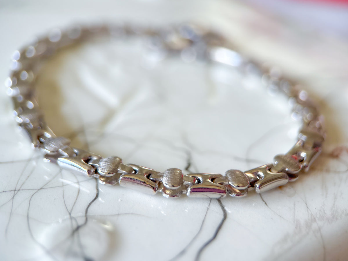 Vintage 14k White Gold Inch Bracelet