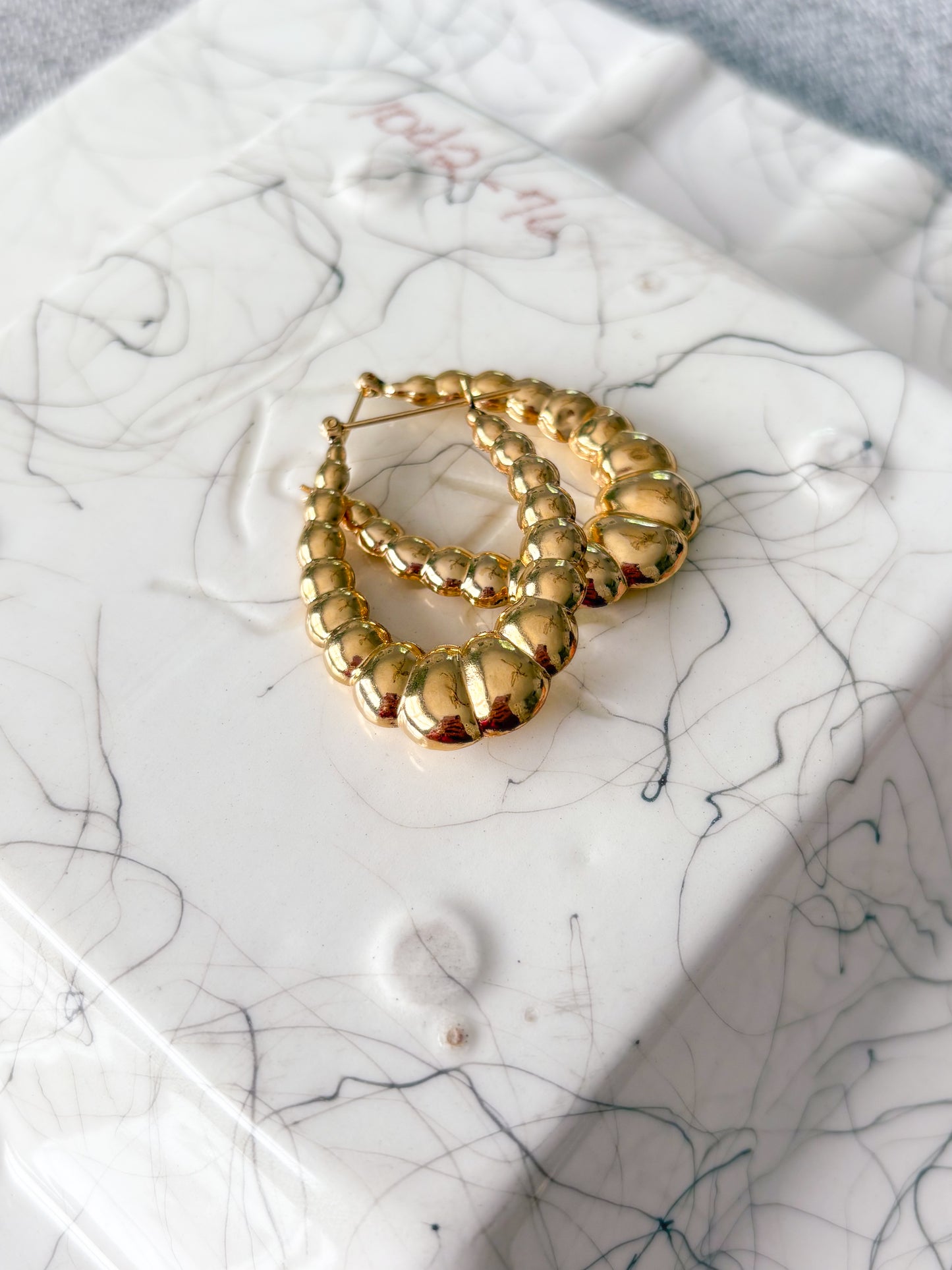 Vintage 14k Yellow Gold Large Scalloped Hoop Earrings