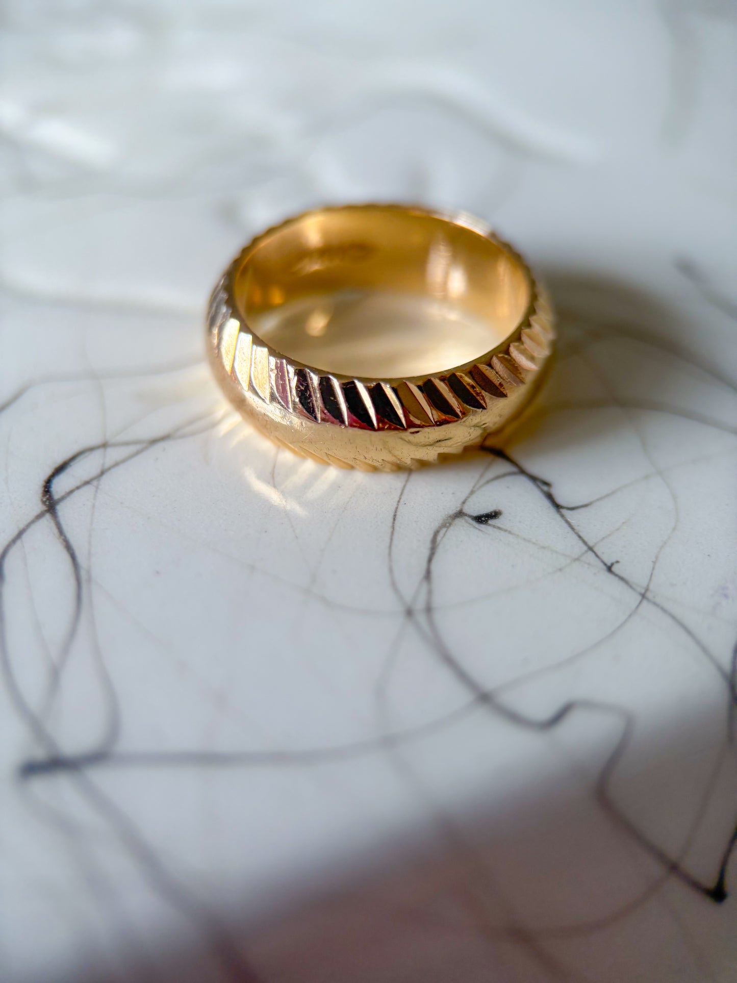 Vintage 14k Yellow Gold Etched Band