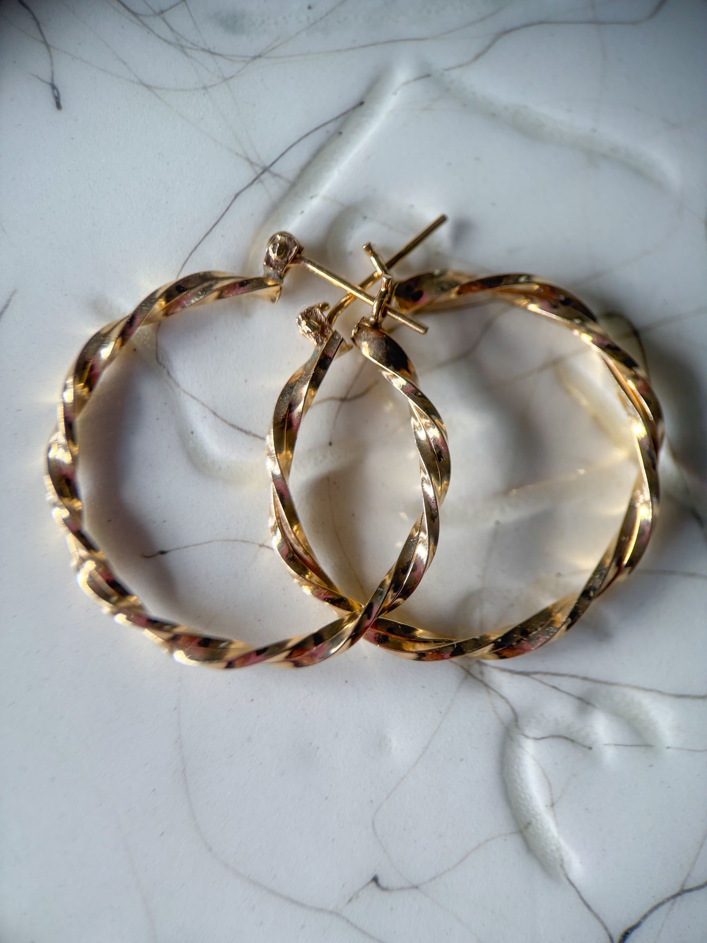 Vintage Thin Twist 14k Yellow Gold Hoop Earrings