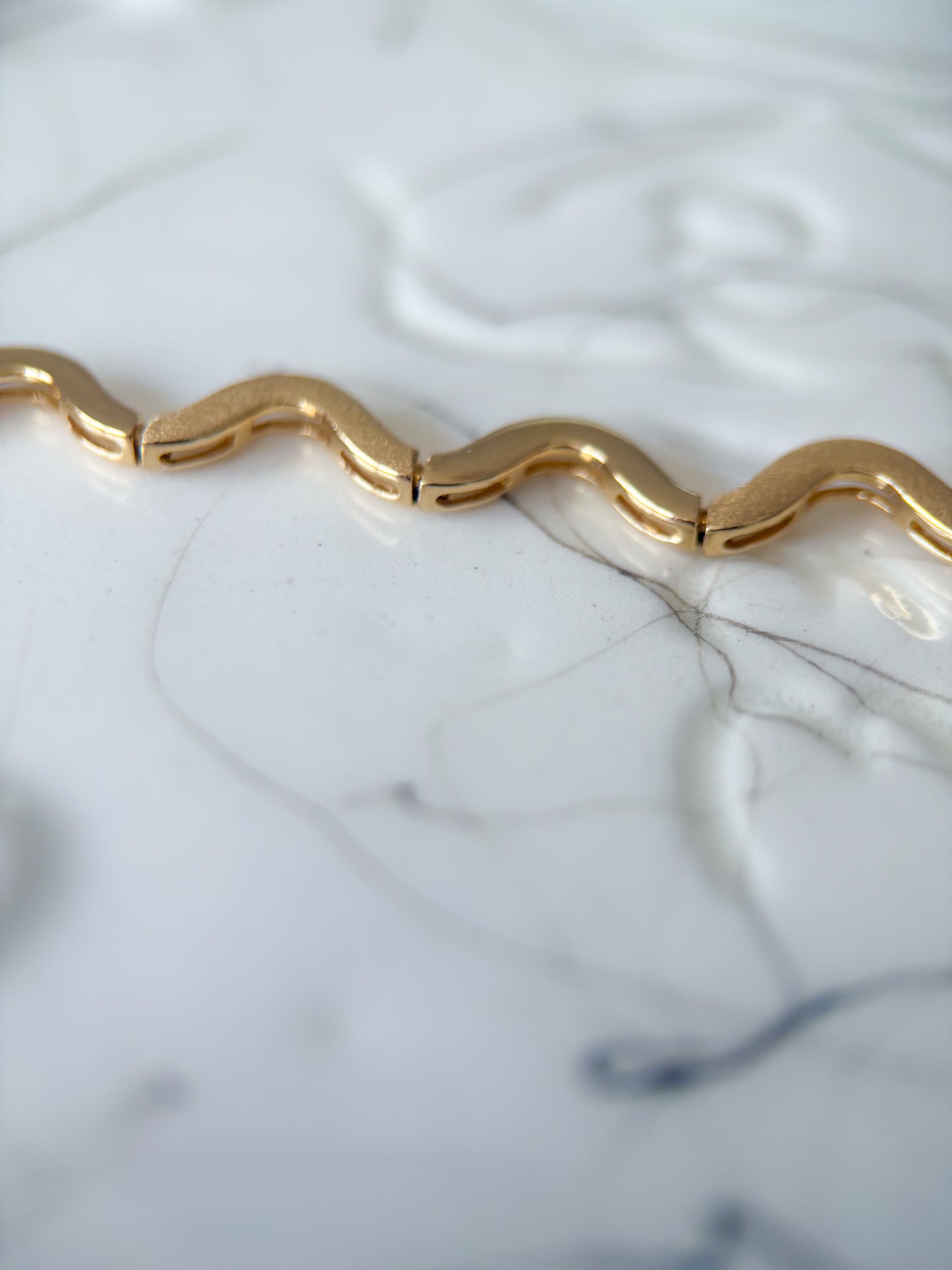Vintage Wavy 14k Yellow Gold Shiny and Matte 7.5 Inch Bracelet