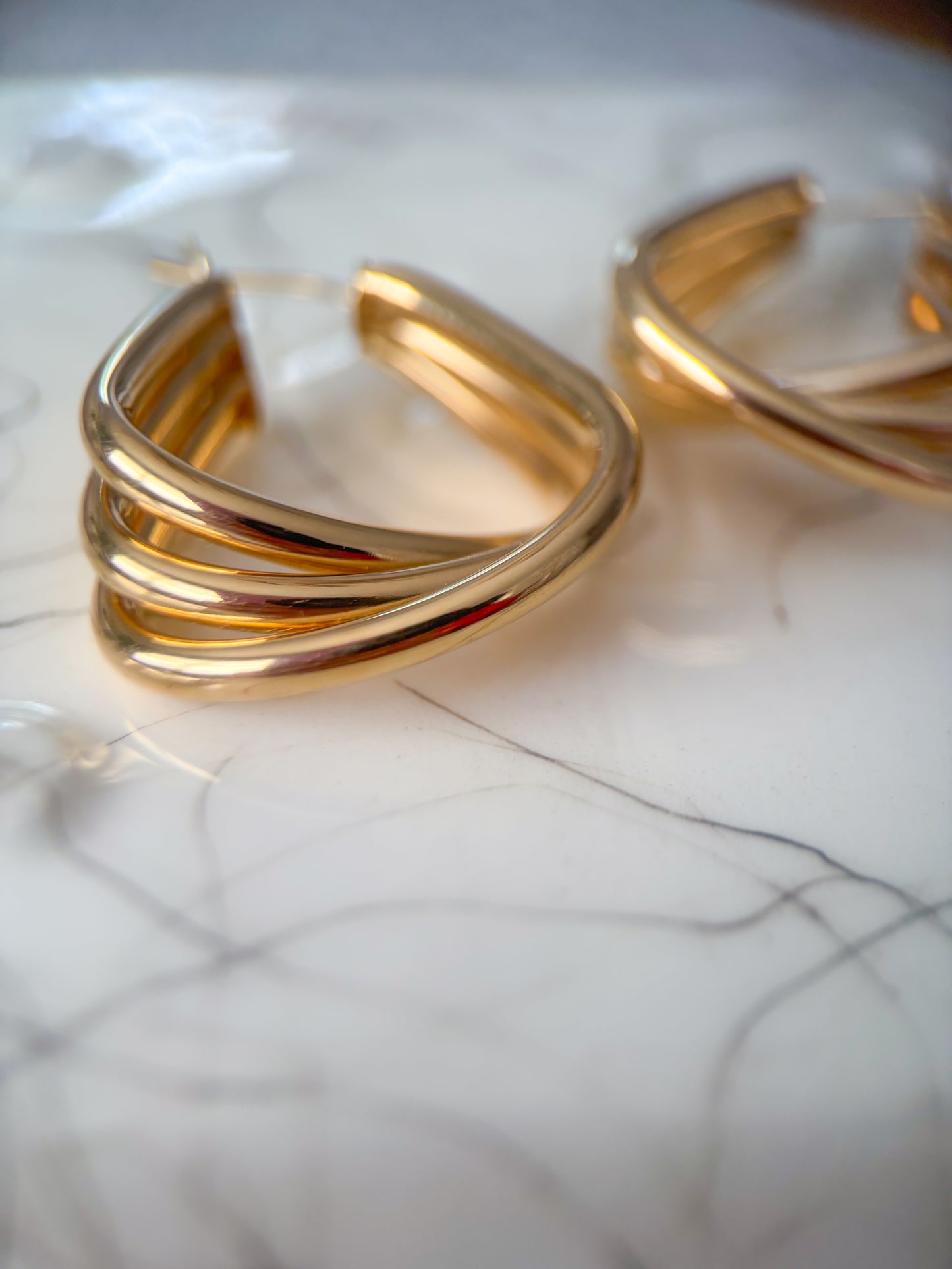 Vintage 14k Yellow Gold Large Ribbed Squared Hoop Earrings