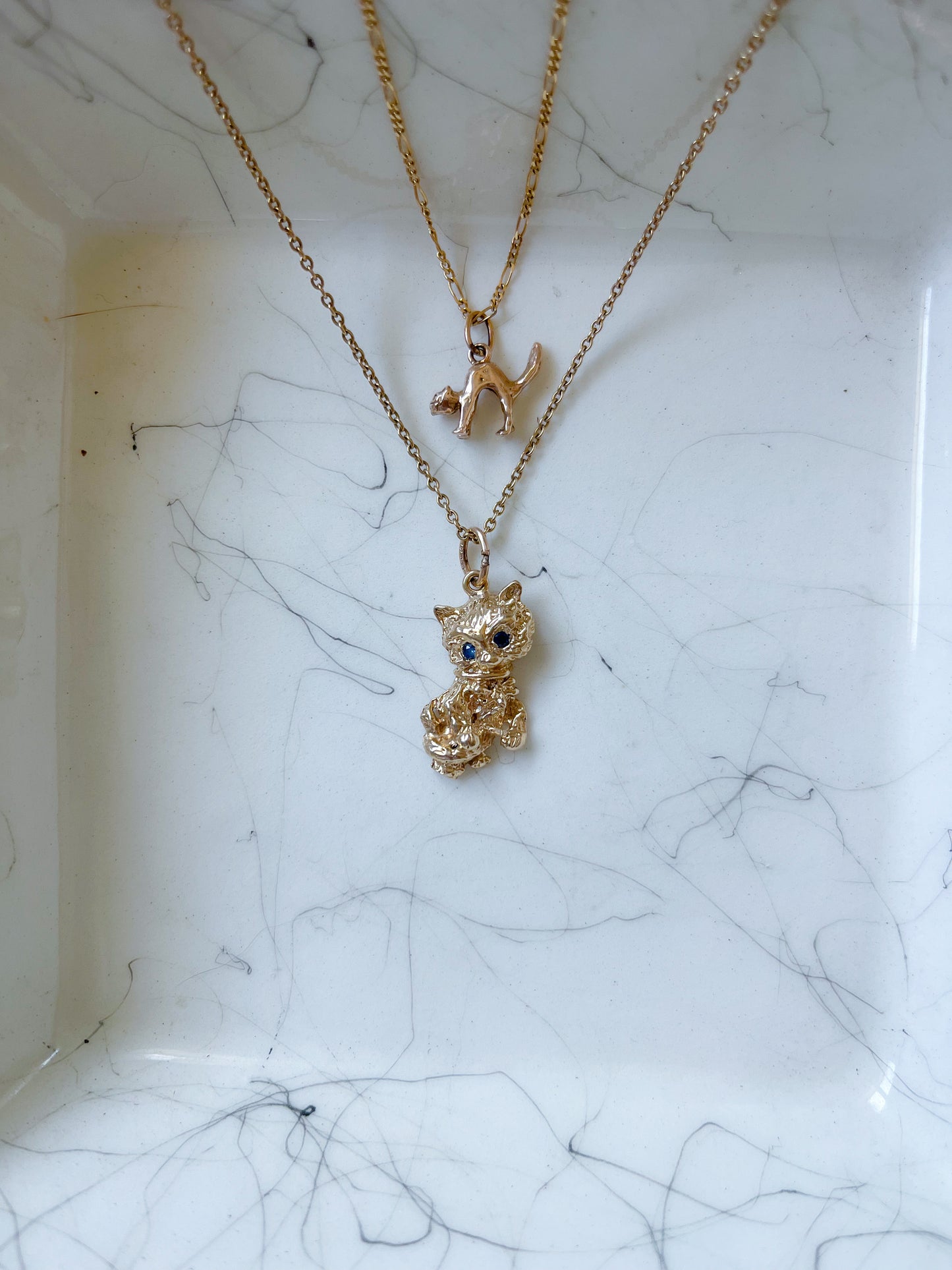 Vintage Cat with Synthetic Sapphire Eyes in 14k Yellow Gold Charm