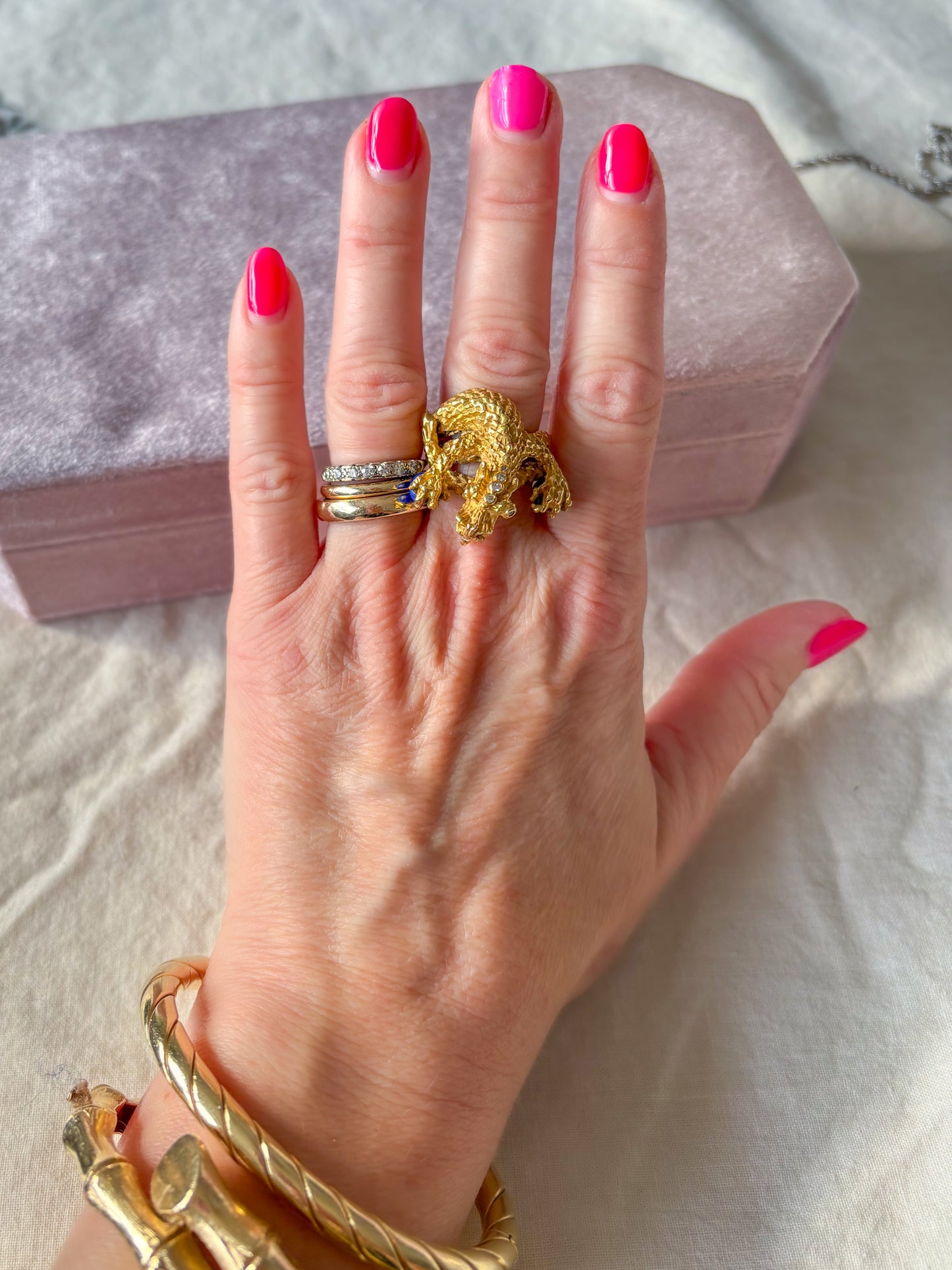 Vintage Mother of Dragons Ring with Natural Diamonds and Lapis Lazuli 18k Yellow Gold Statement Ring