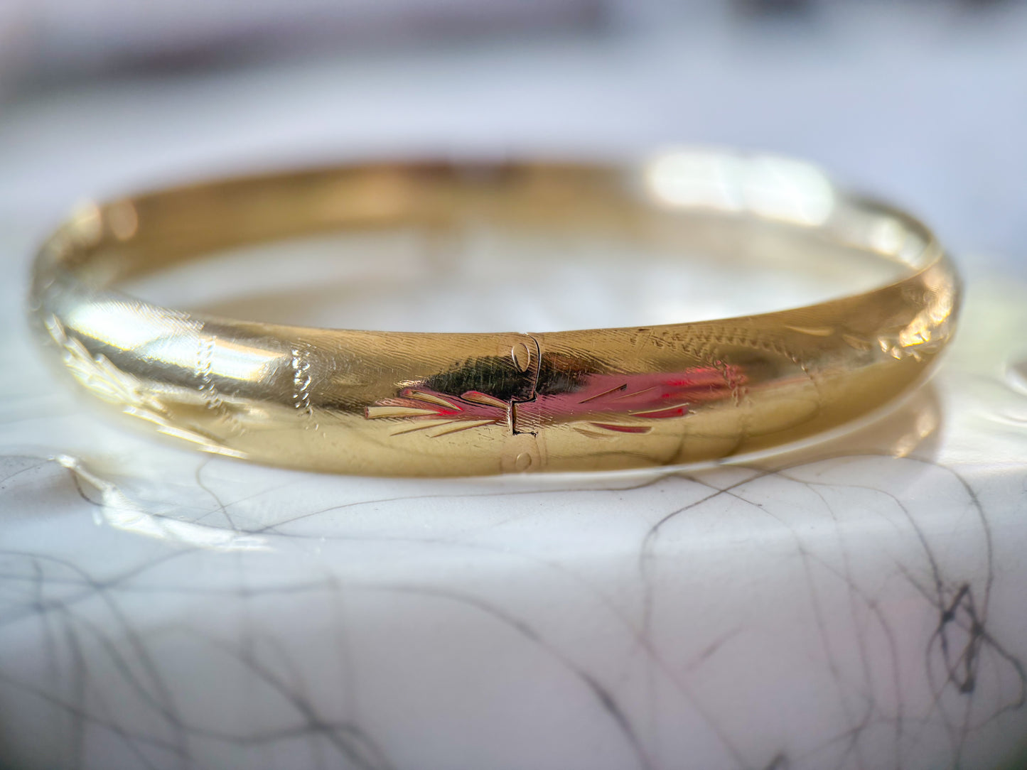 Vintage Chunky 14k Yellow Gold Hinged Bangle