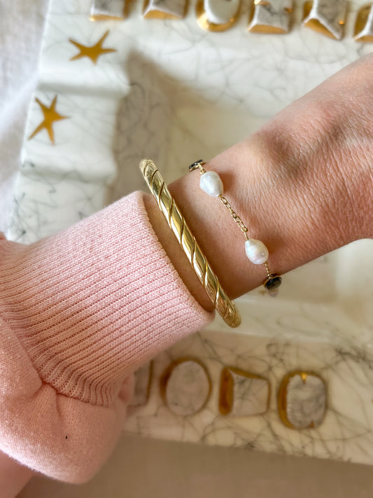 Vintage Pearl and Onyx 14k Yellow Gold Chain 7 Inch Bracelet