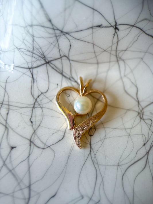 Vintage Pearl 14k Yellow Gold Heart Charm