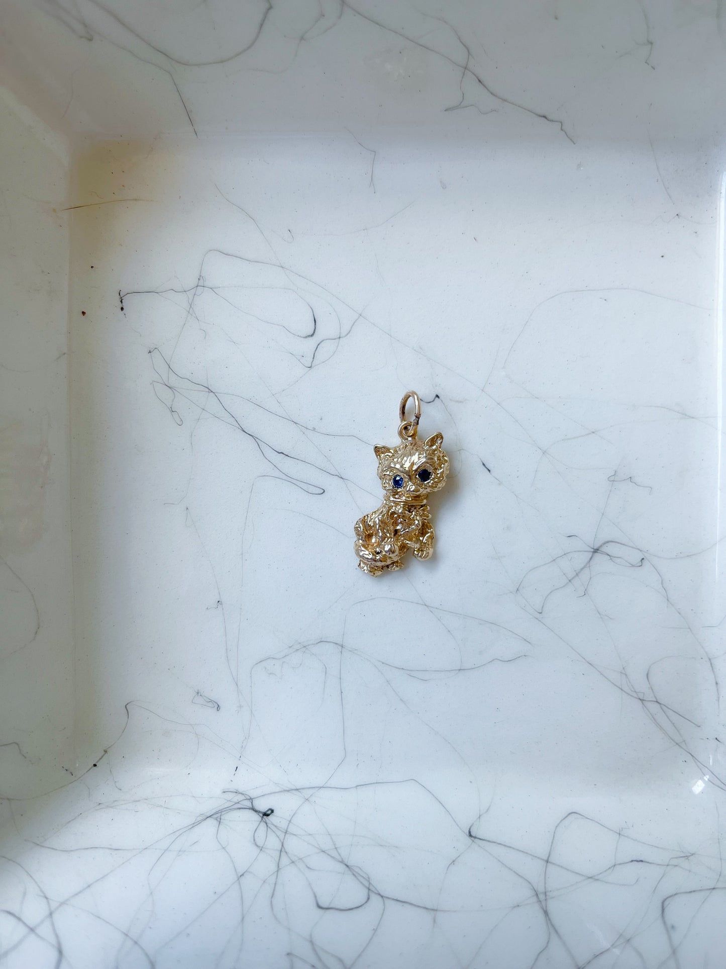 Vintage Cat with Synthetic Sapphire Eyes in 14k Yellow Gold Charm