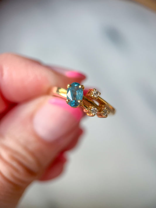 Vintage Natural Aquamarine and Natural Diamond 14k Yellow Gold Ring