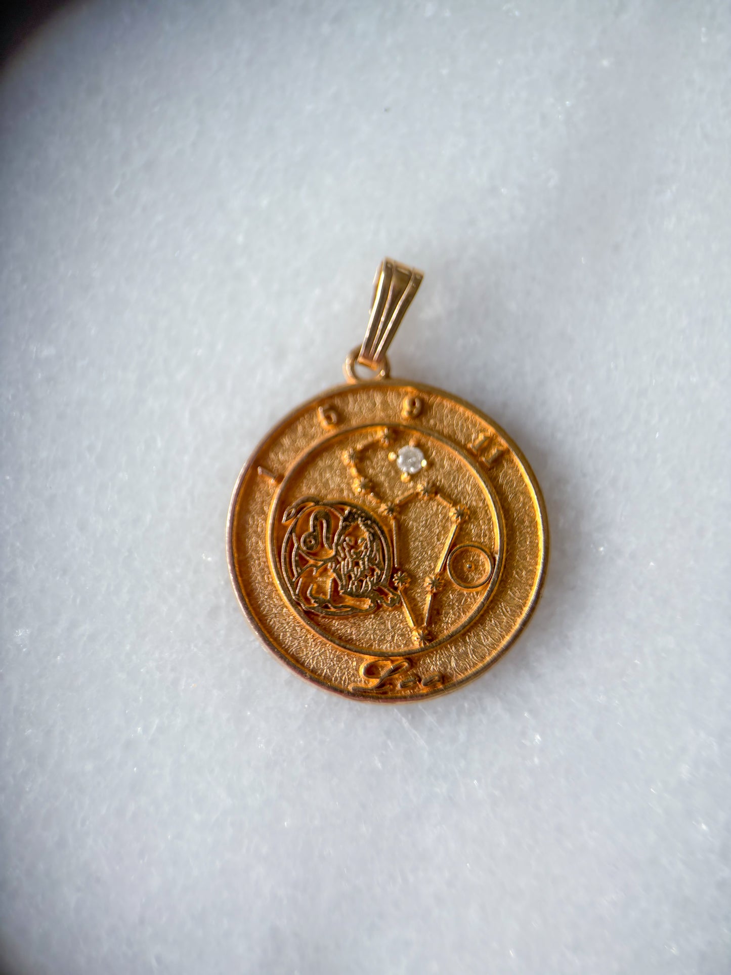 Vintage Leo Zodiac Sign with Natural Diamond 10k Yellow Gold Charm