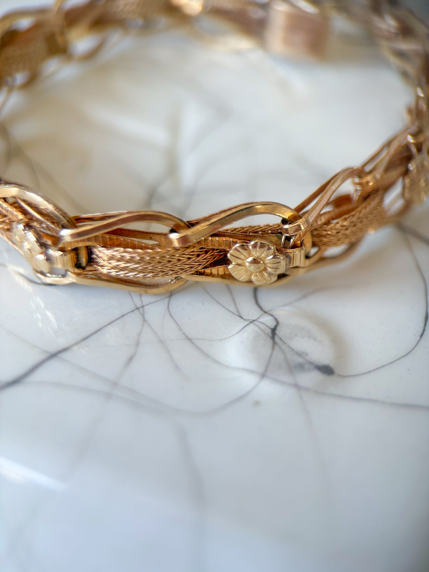 Vintage Link Bracelet with Flowers 14k Yellow Gold 7 Inch Bracelet