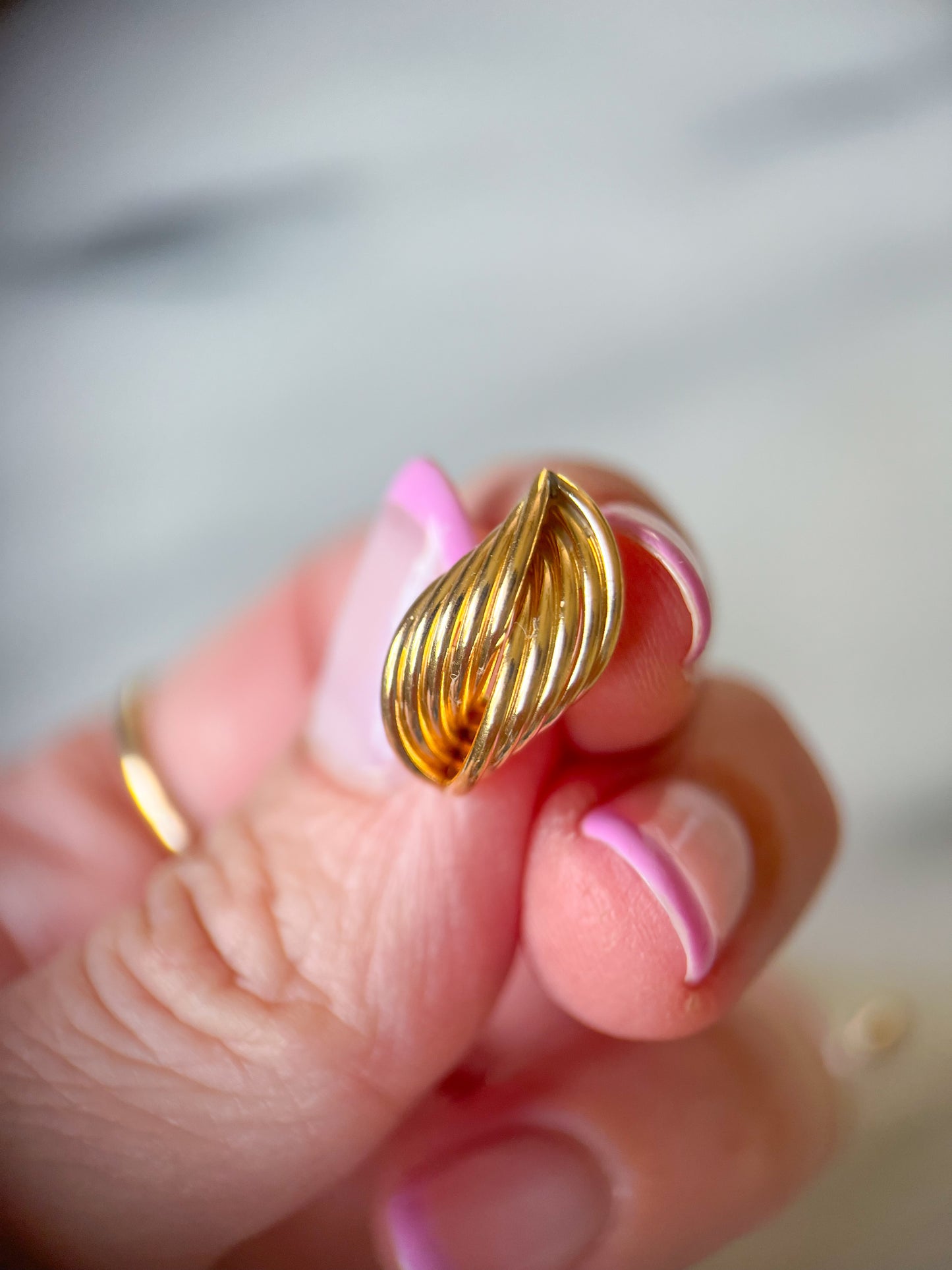 Vintage Shell 14k Yellow Gold Stud Earrings