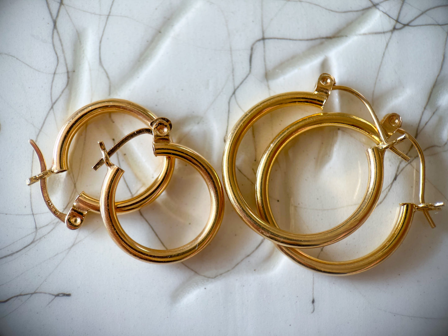 Vintage Small Tube 14k Yellow Gold Hoop Earrings