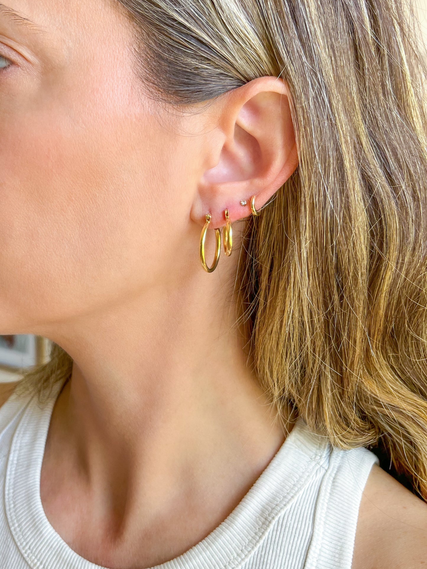 Vintage Small Tube 14k Yellow Gold Hoop Earrings