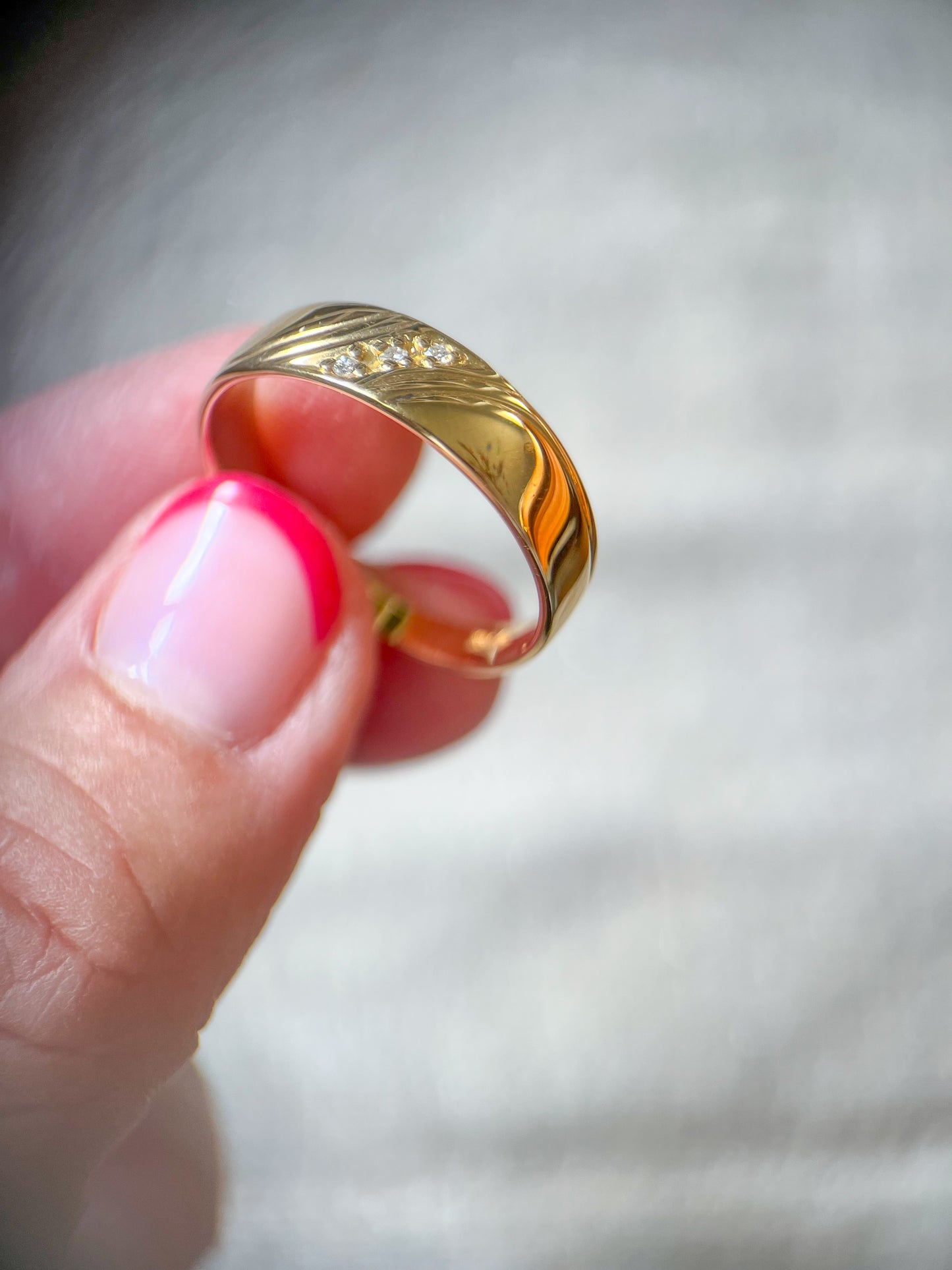 Vintage Natural Diamond 14k Yellow Gold Band