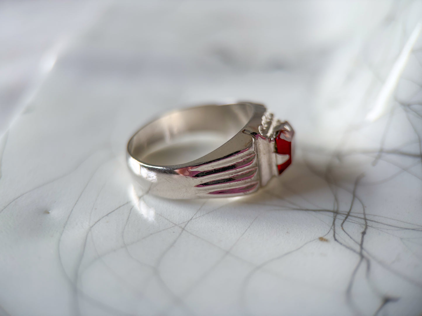 Vintage 18k White Gold Ring with Red Stone