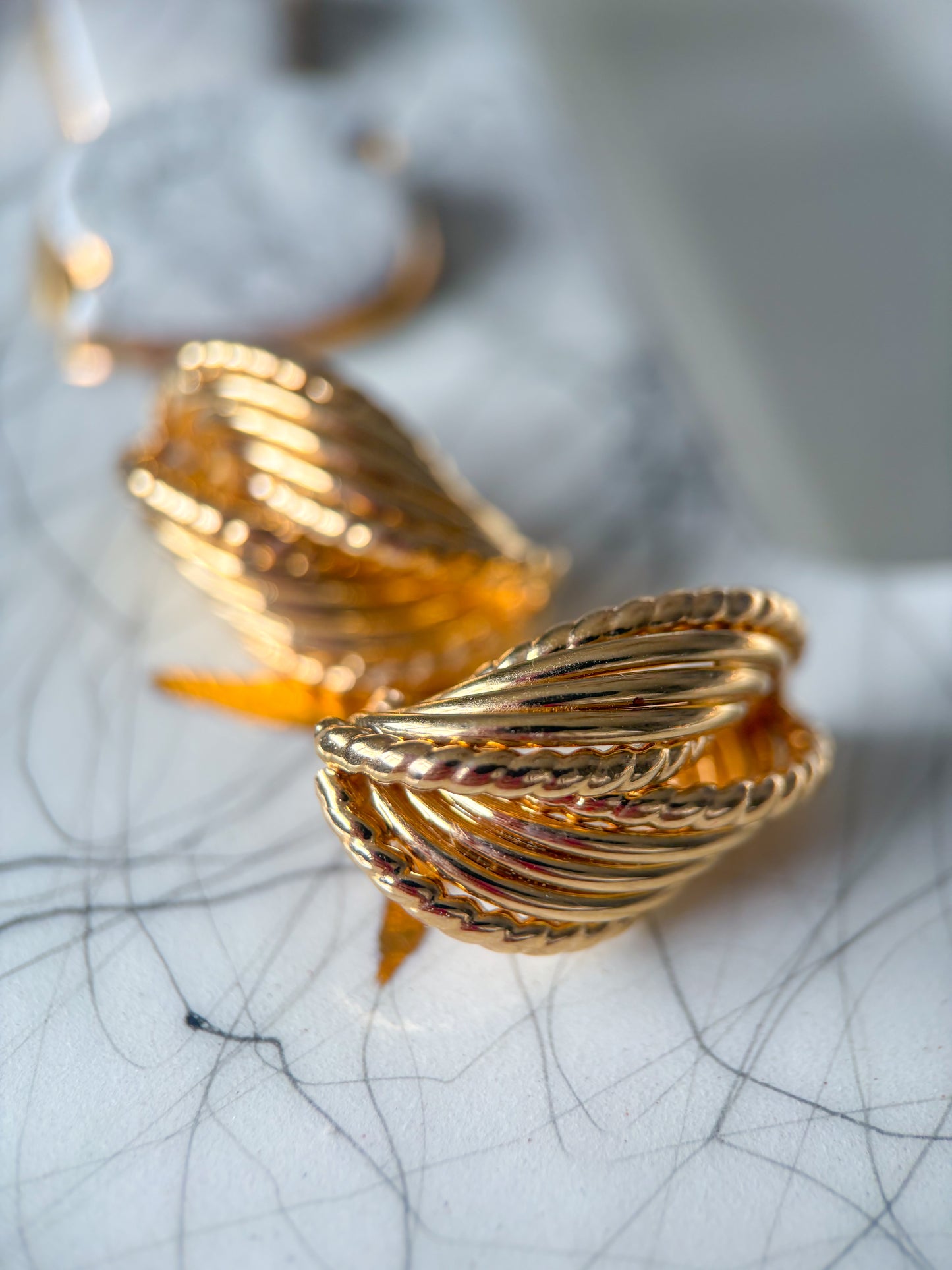 Vintage Large Shell 14k Yellow Gold Stud Earrings