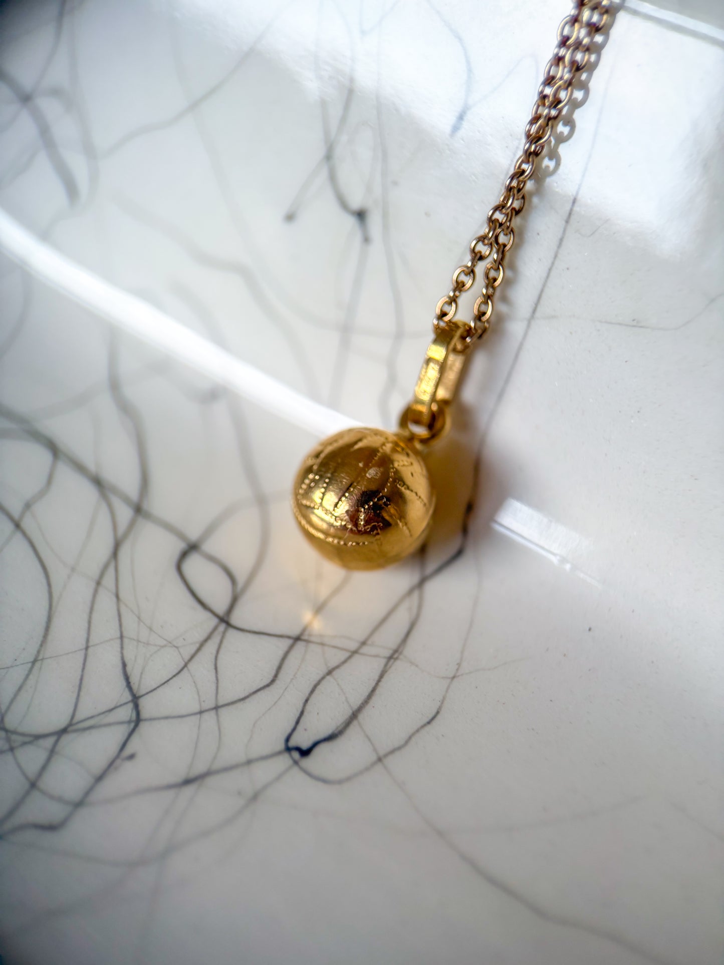 Vintage Volley Ball 18k Yellow Gold Charm